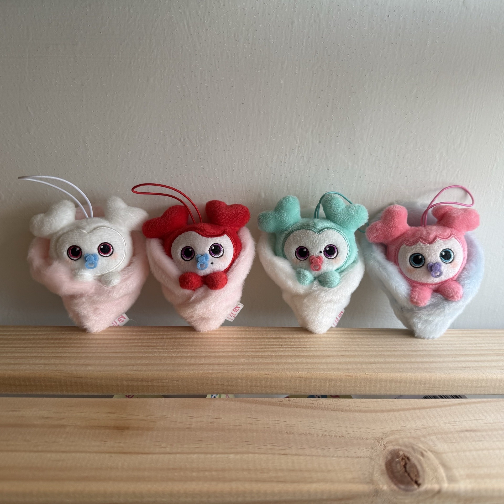 TWICE LOVELYSxGiGO 奶嘴娃-有吊牌