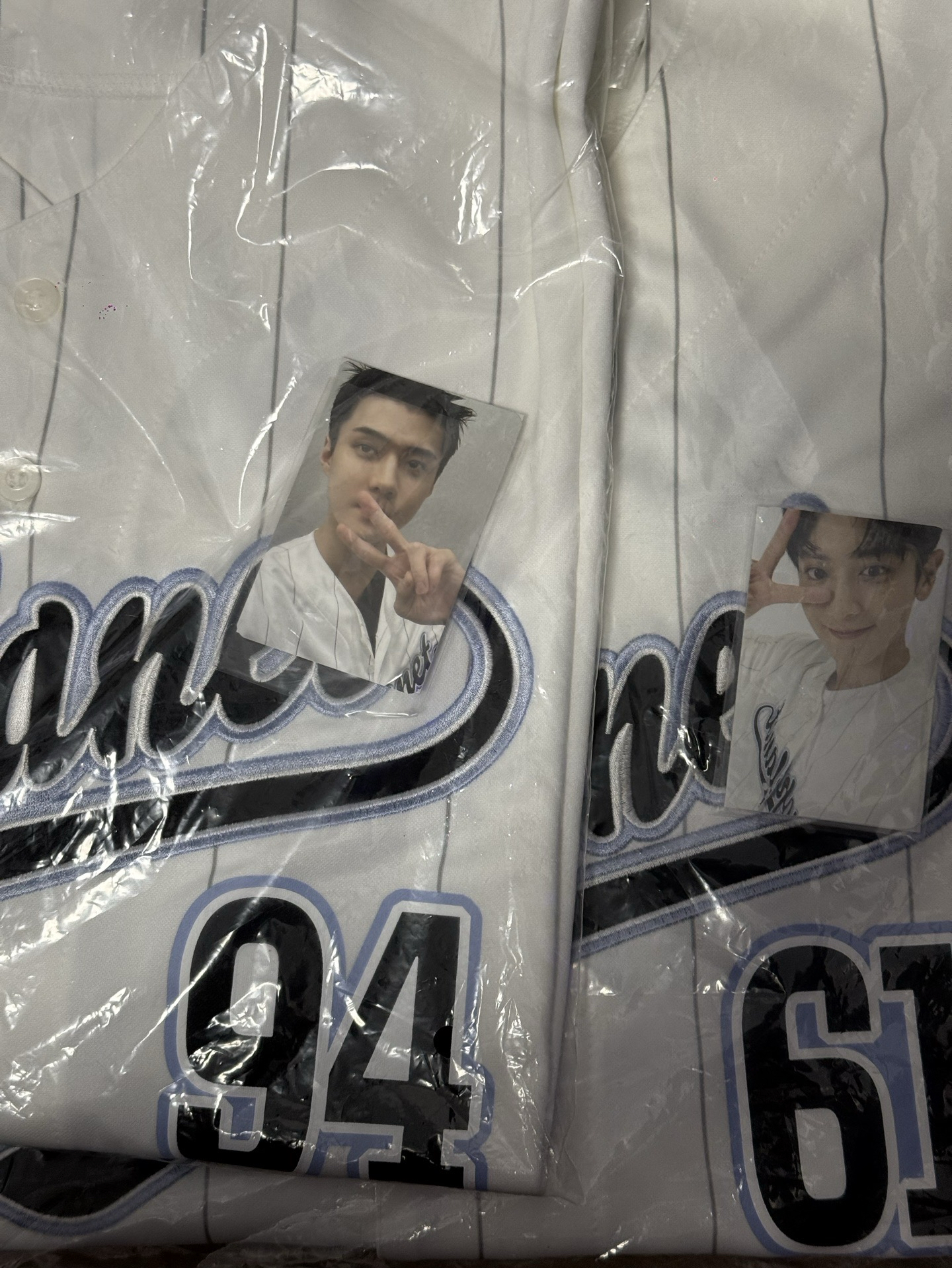 棒球衣 61燦烈/94 世勳 全新含小卡