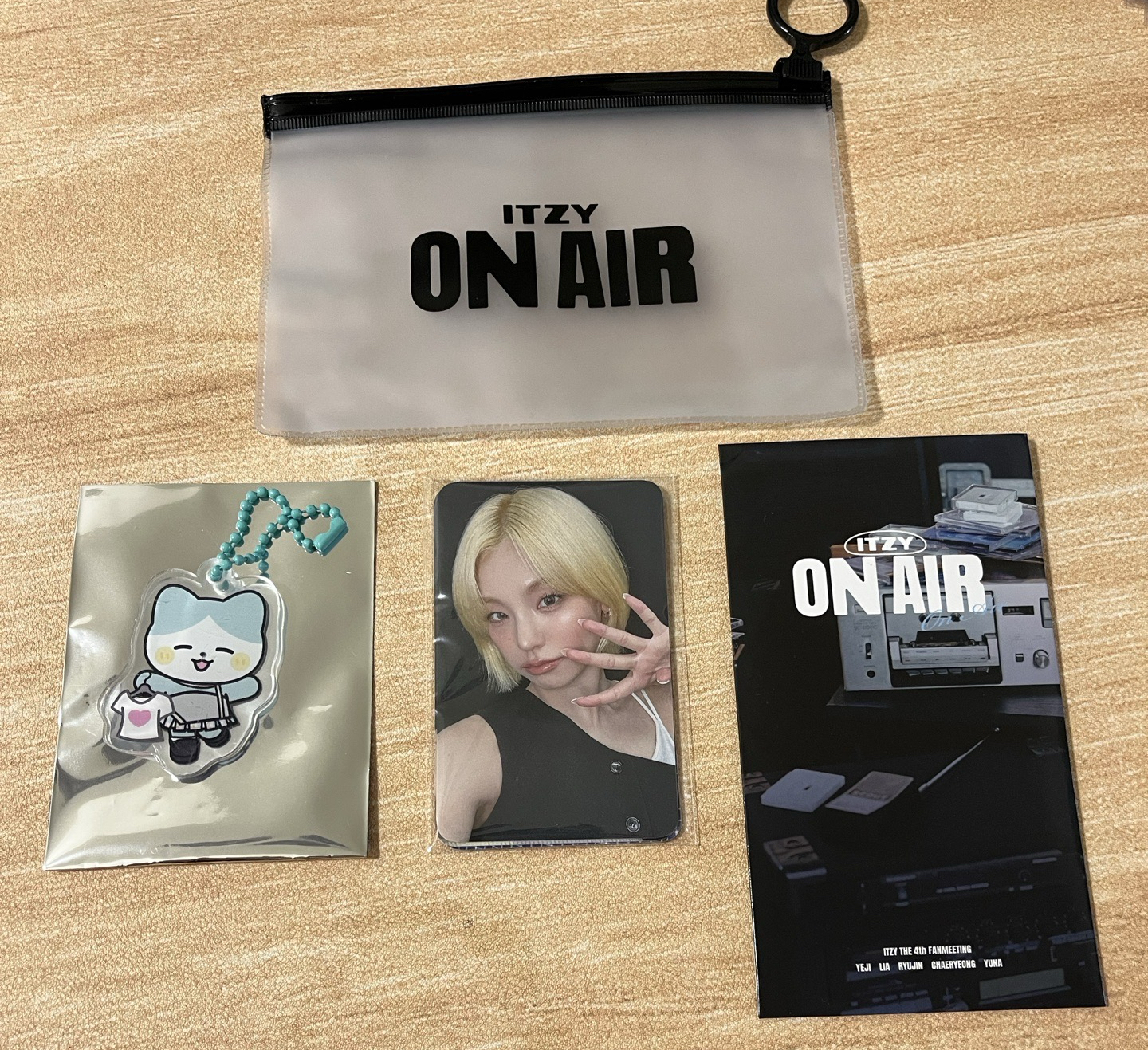 2025 FM 首爾場 周邊、卡