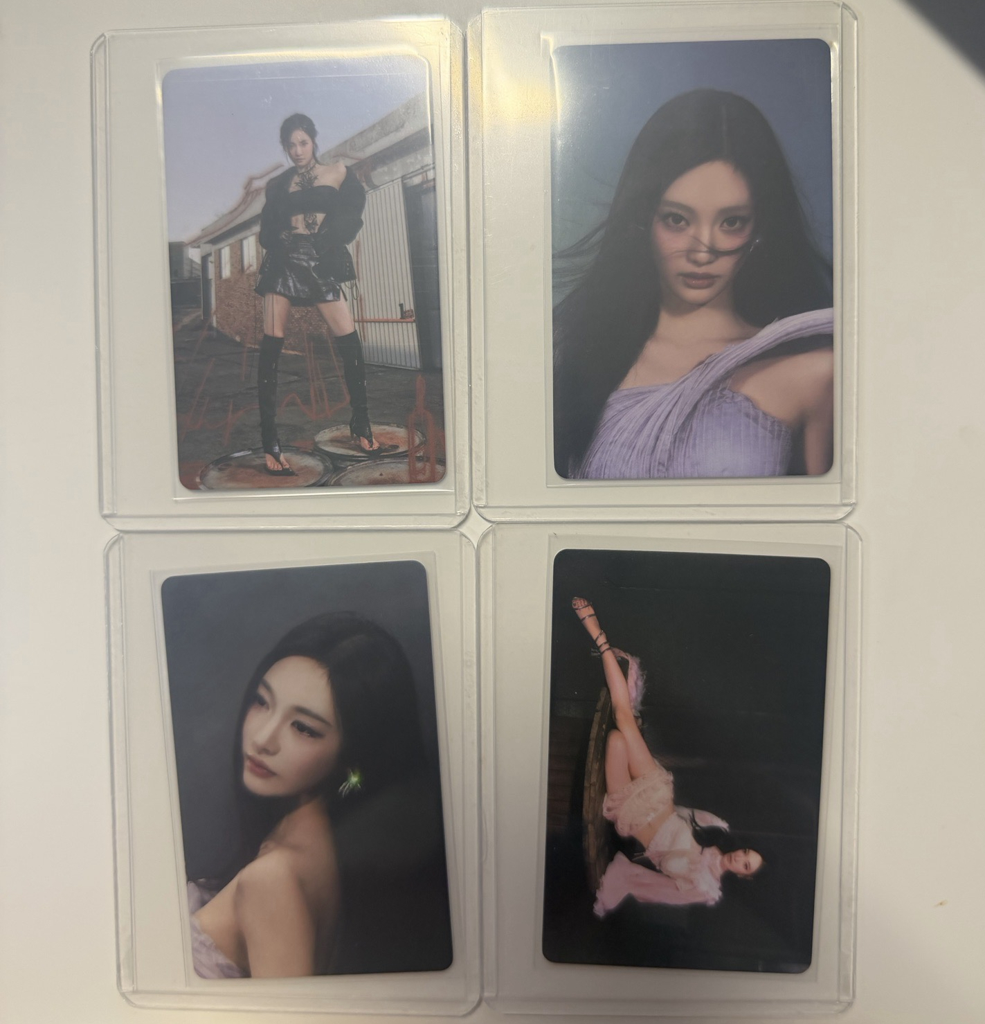 雜誌寧四張一起