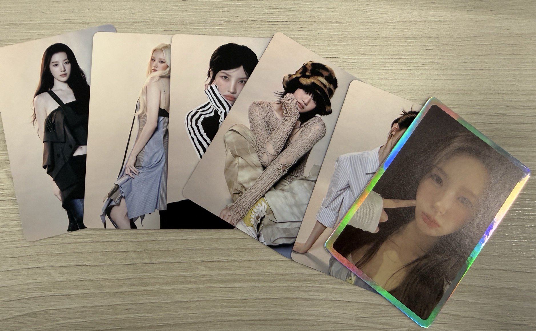 展覽快閃店 未拆卡包 閃卡薇娟