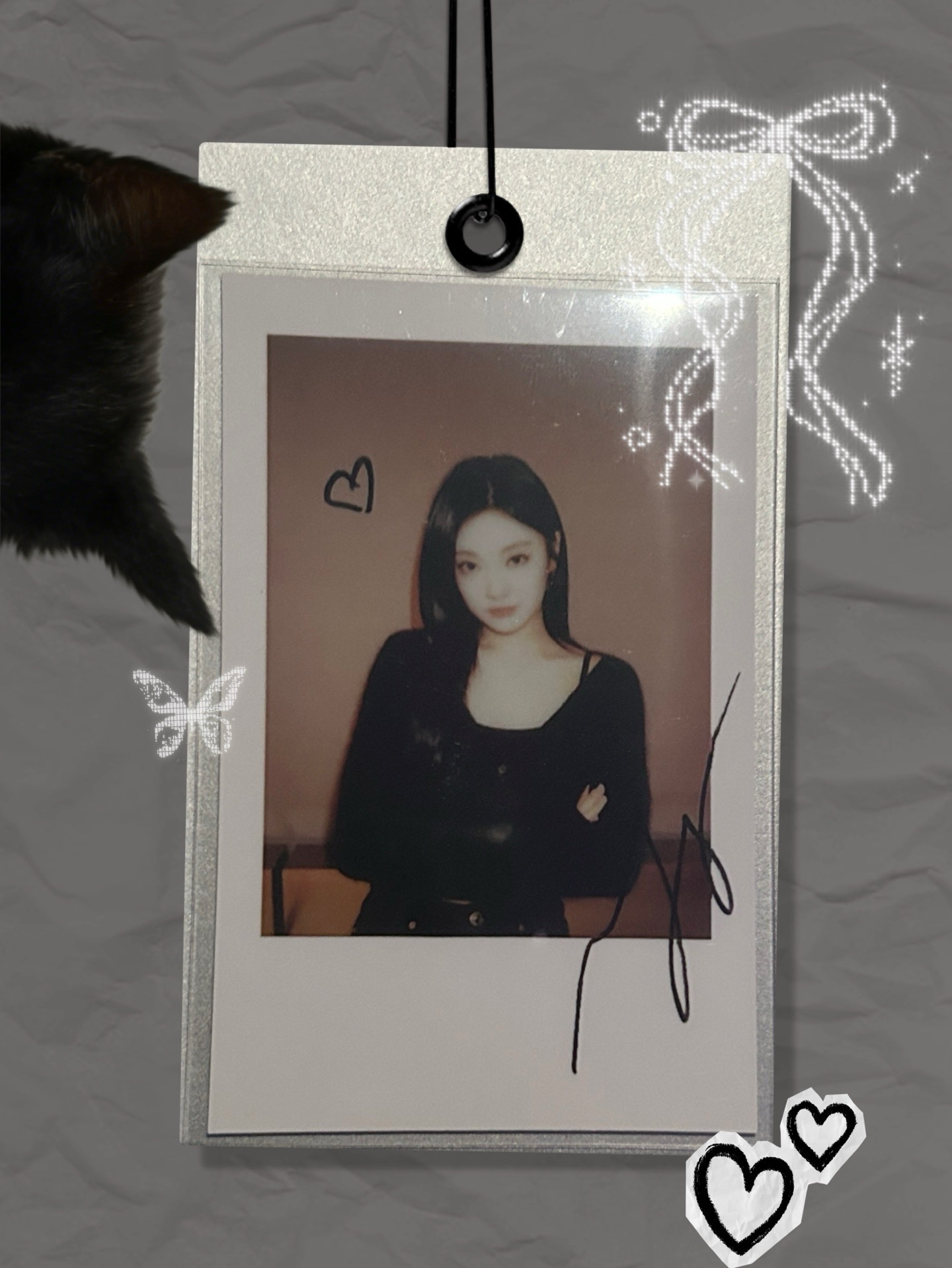 黑衣愛心拍立得寧寧