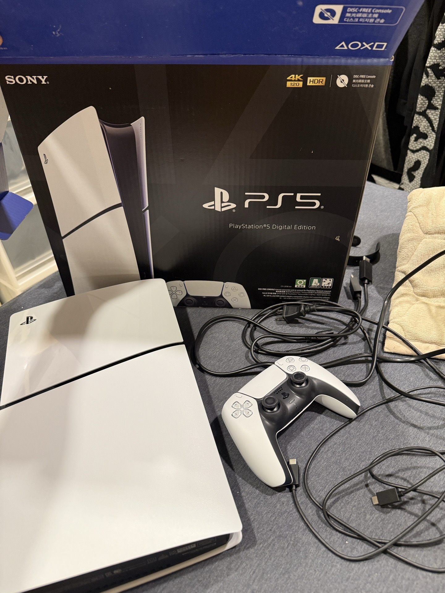 [二手] PS5 slim 數位版（無光碟機）