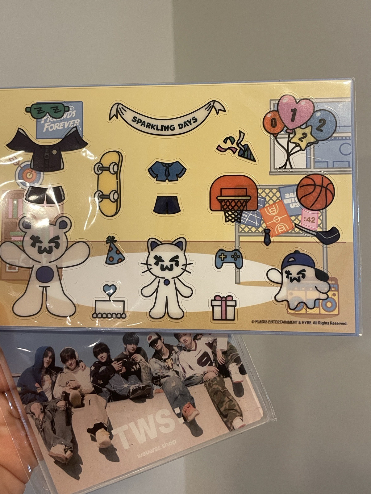 杯墊+一週年快閃店貼紙( ᵒ̴̶̷̤◦ᵒ̴̶̷̤ )