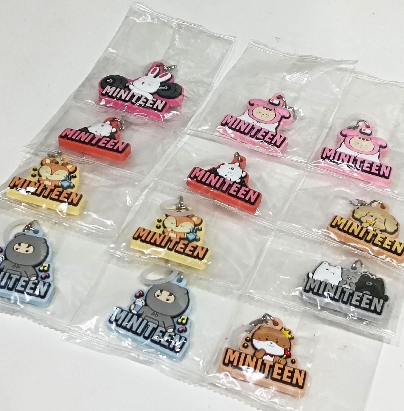 萬代聯名 MINITEEN 扭蛋吊飾