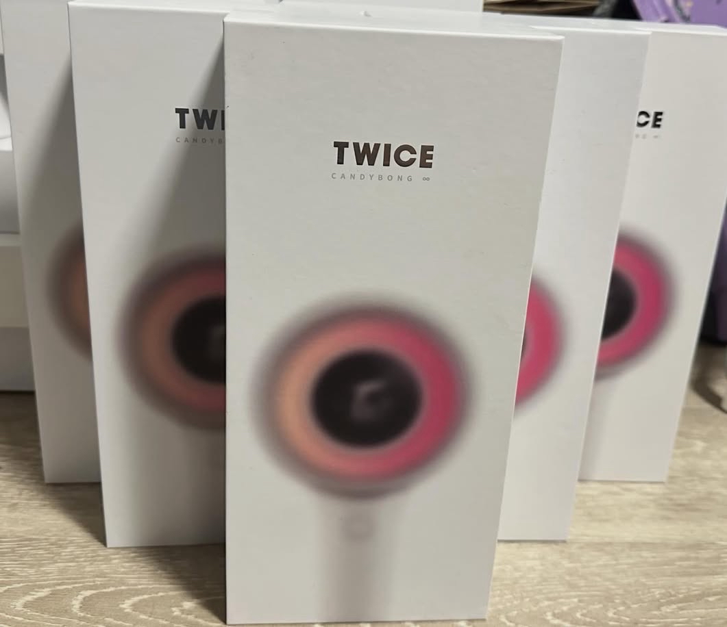 TWICE三代手燈（有使用過 都可以中控 可以連手燈APP） 