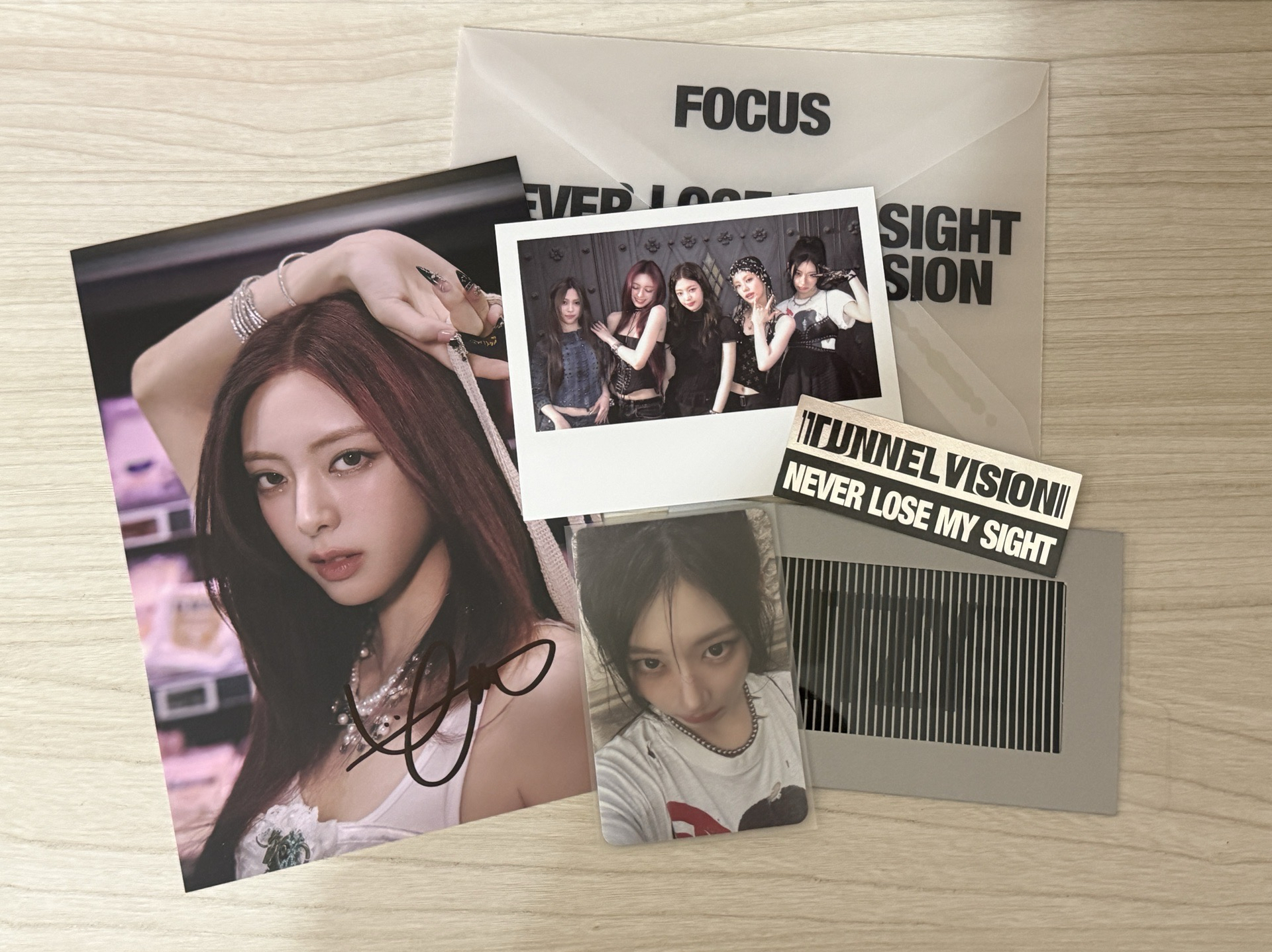 有娜TNVS親簽 含空專不含小卡