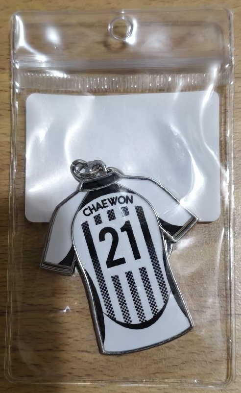 S21 Chaewon 金采湲