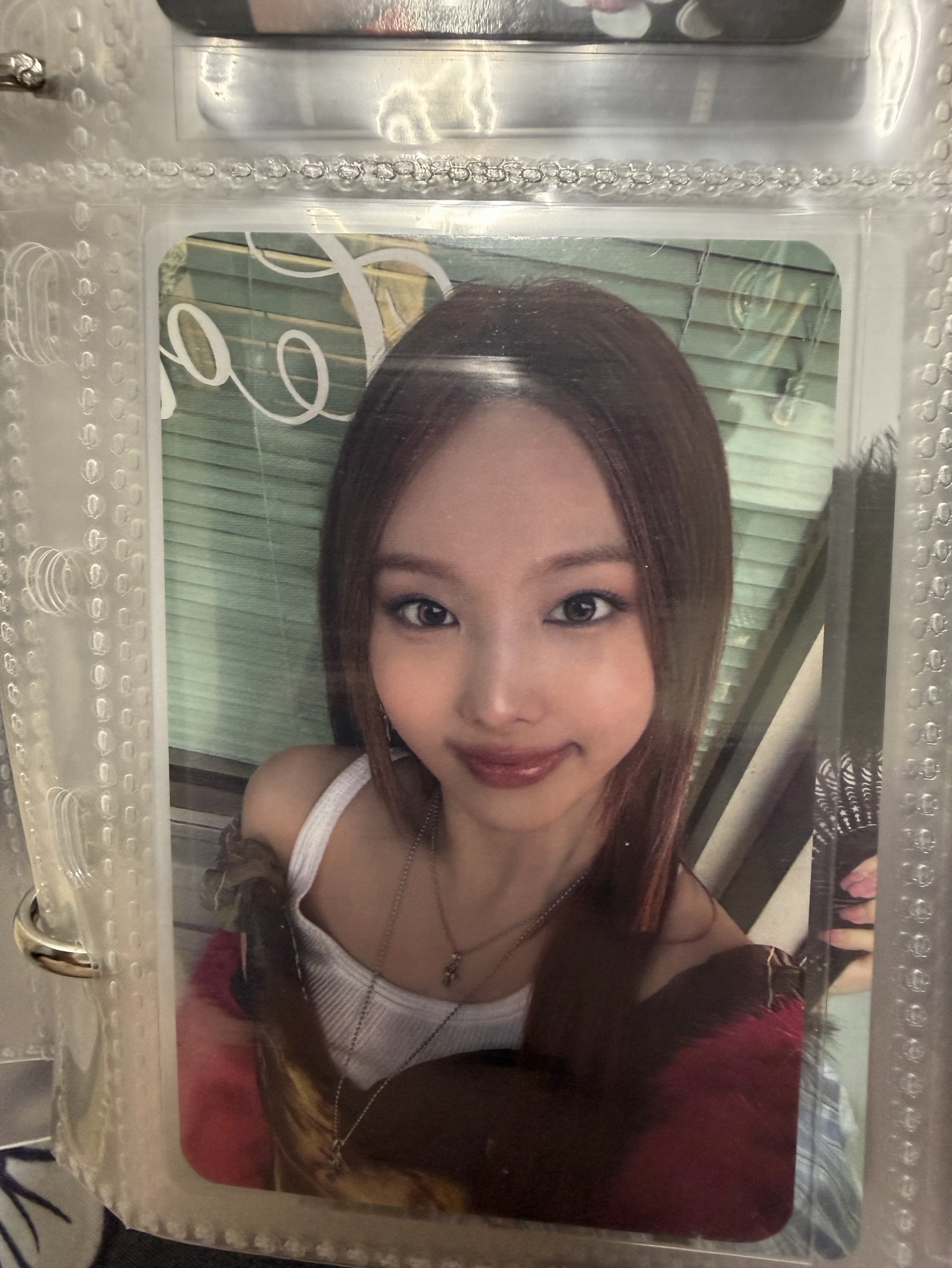 衣服不穿好的娜璉