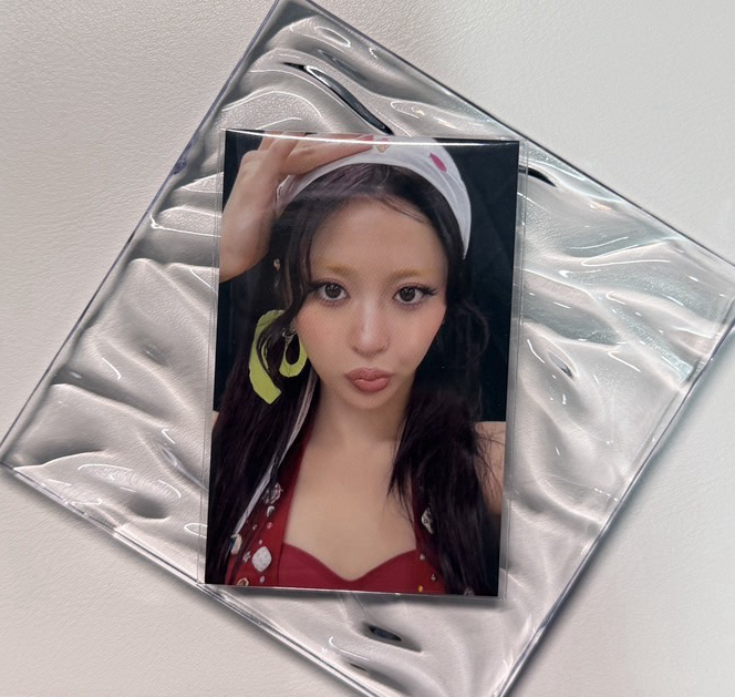 LE SSERAFIM POP-UP in TAIPEI 滿額卡  允