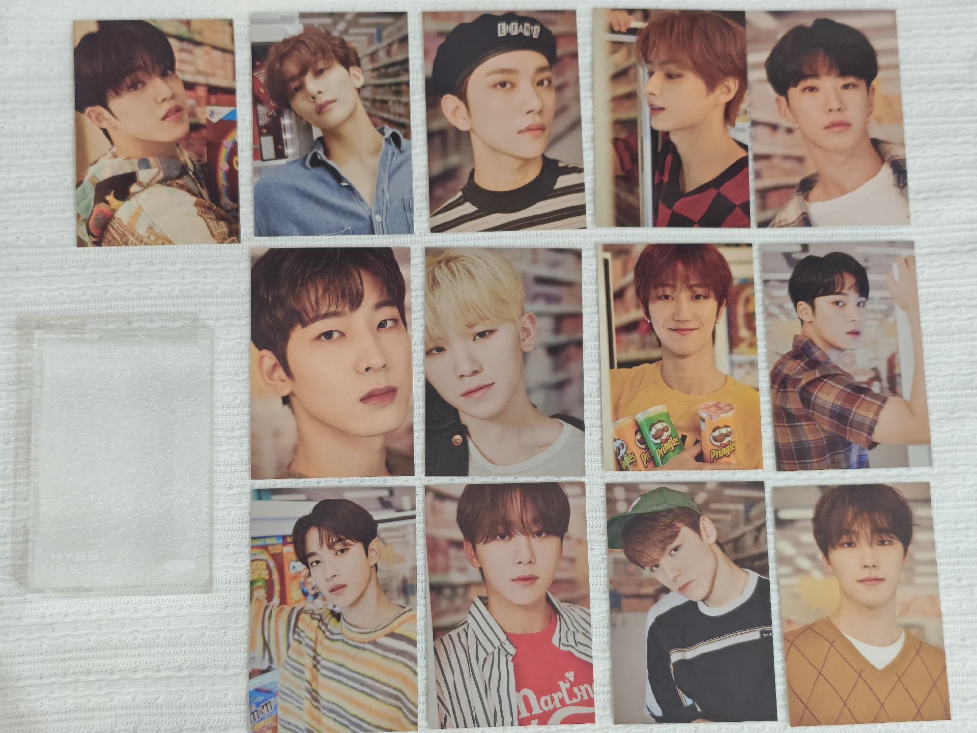 21’HYBE INSIGHT 盒裝小卡+明信片+貼紙組 