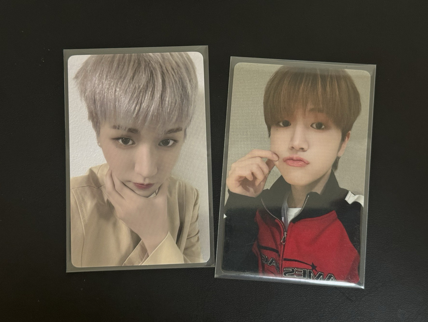 BND yzy簽售卡（左中文卡背 右不是）