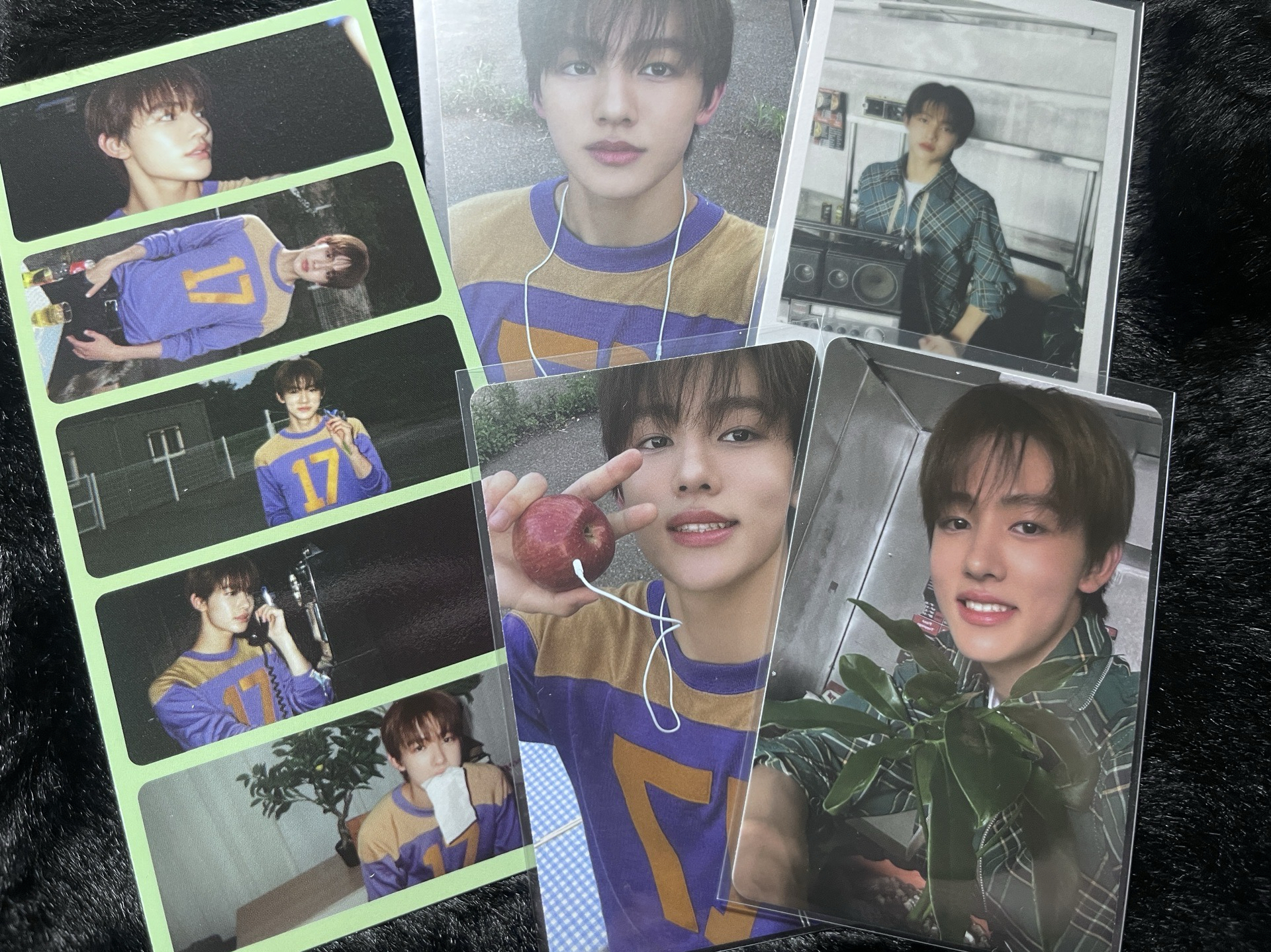 年曆單人set 和貼紙五格照四張卡