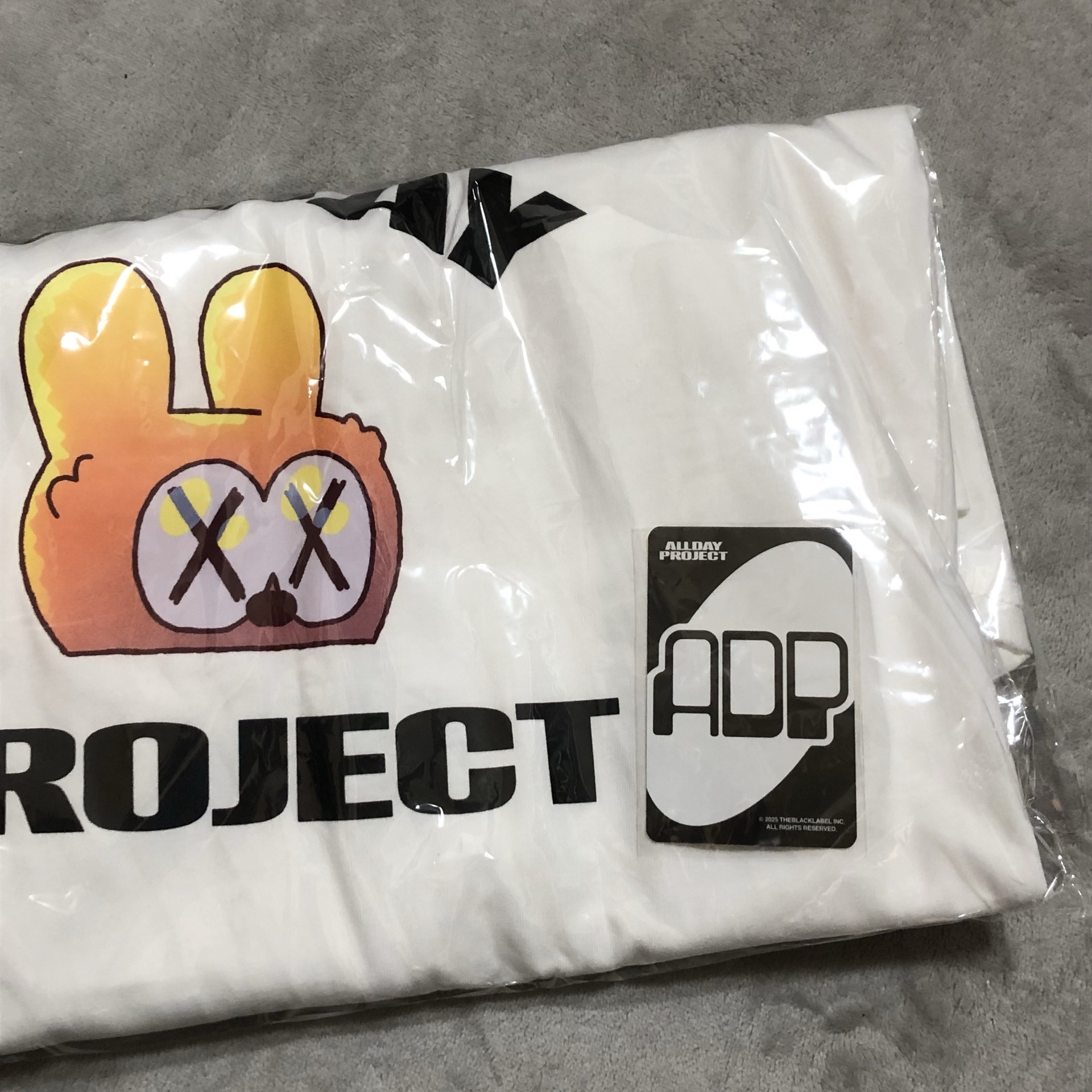 ADP 快閃店衣服 書小卡