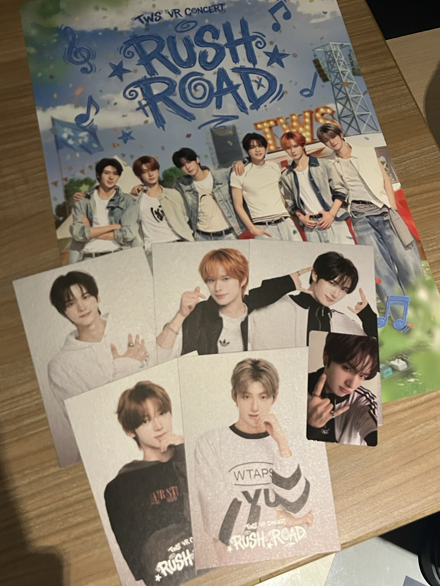 VR海報、英宰小卡、明信片