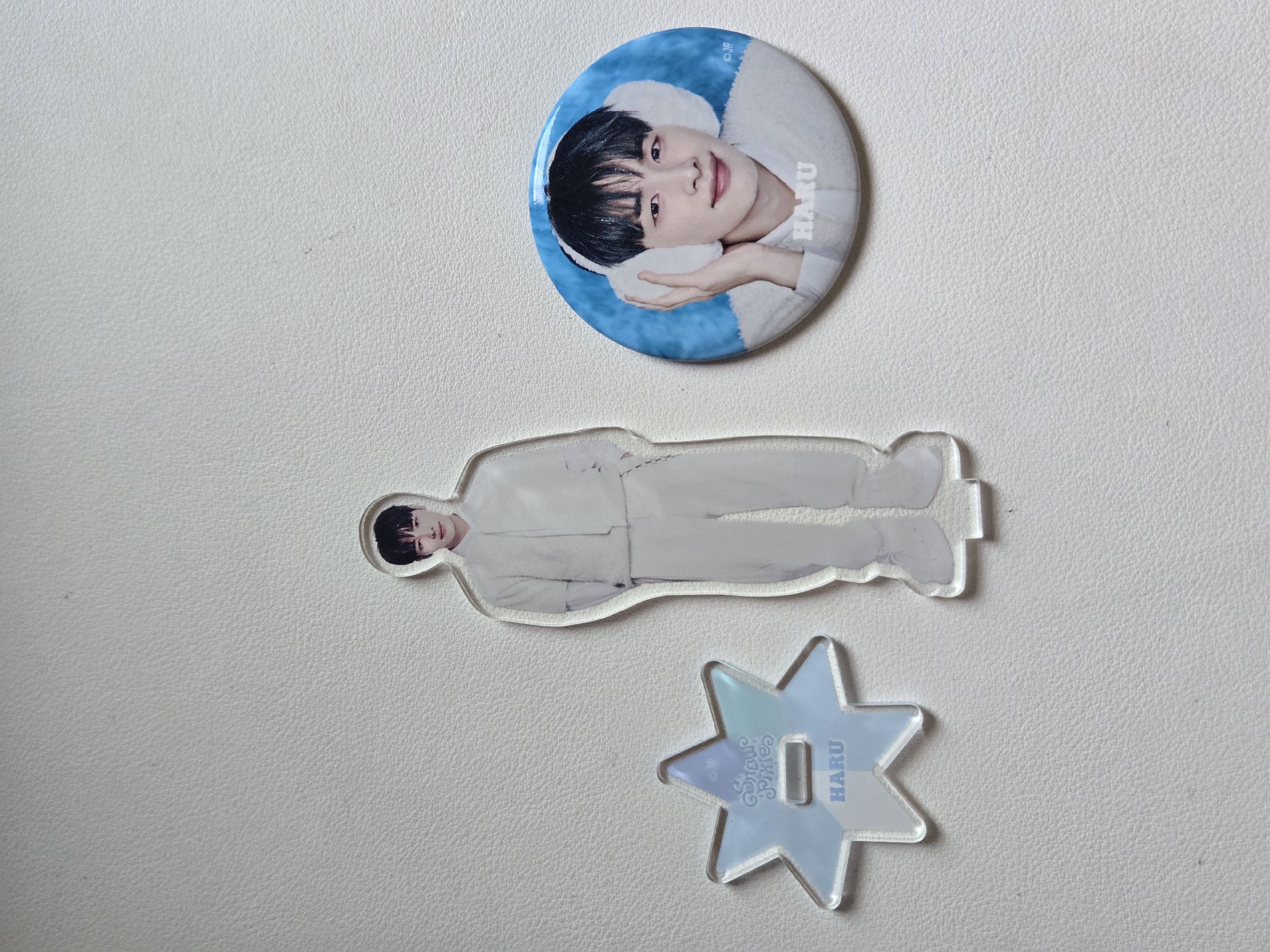 冬日快閃 HARU 立牌 徽章