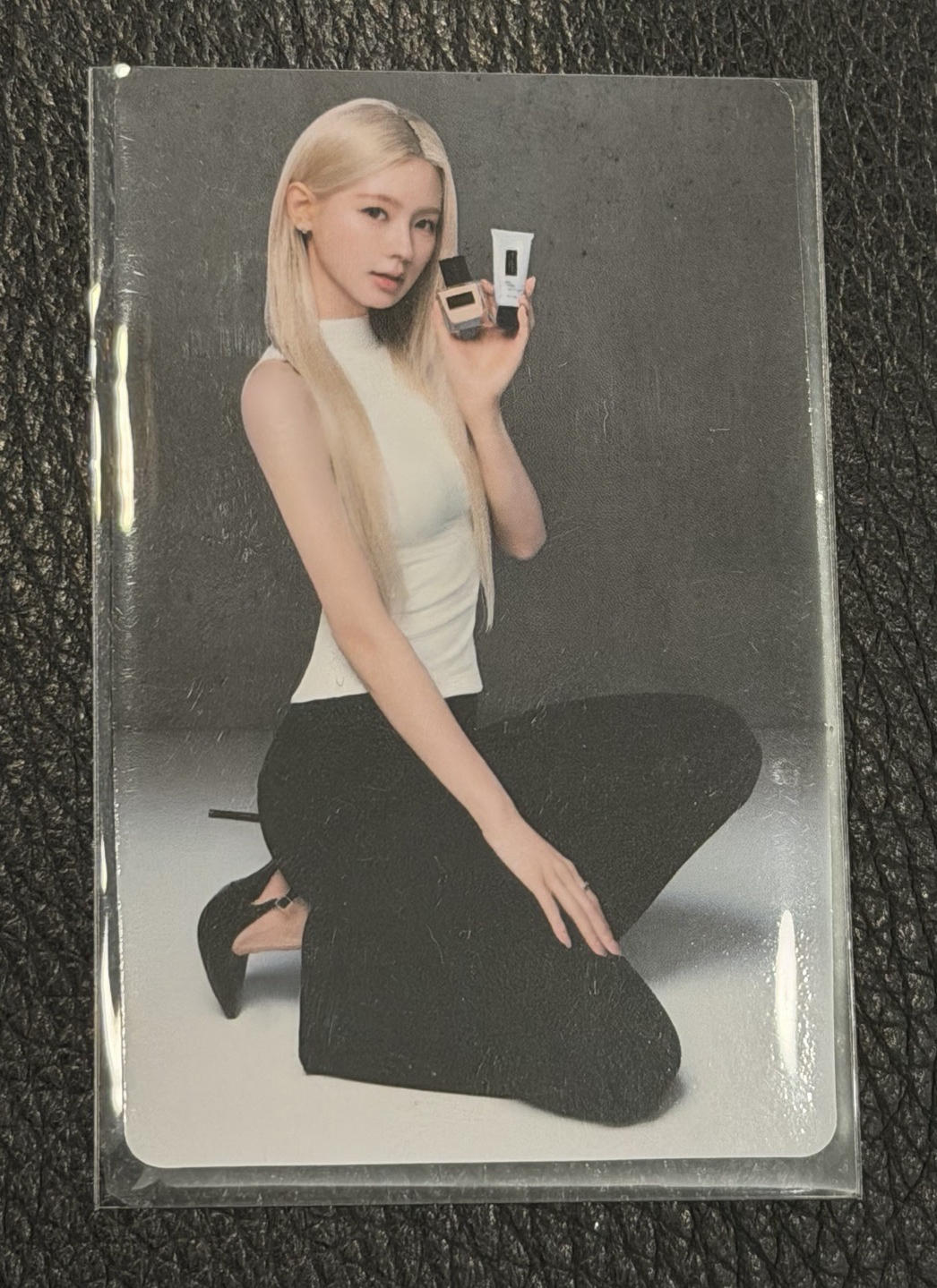 植村秀代言 代言卡 底妝組小卡