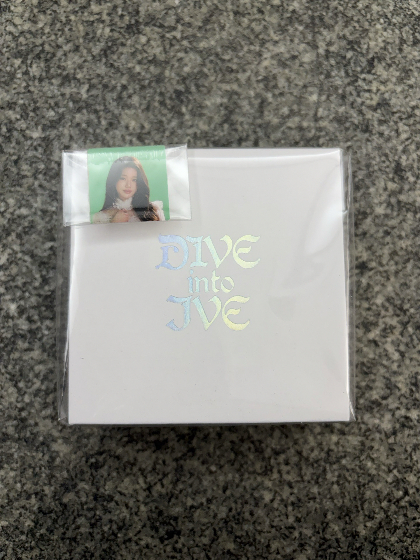 DIVE into IVE 項鍊 員（不含卡）