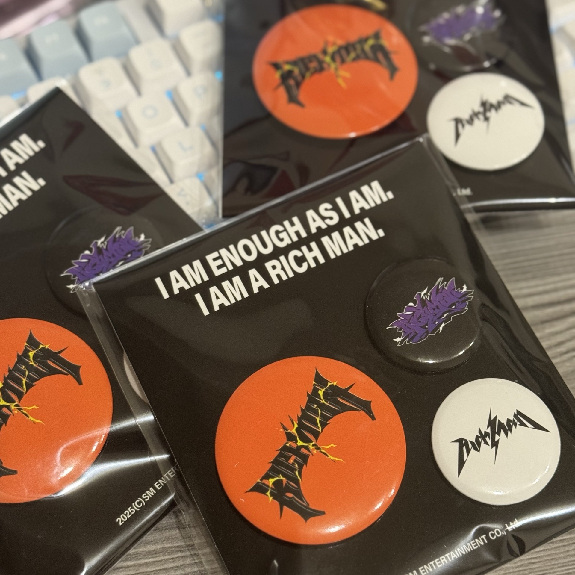 ☆現貨♪Rich Man 徽章 無小卡