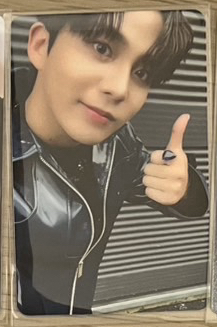 Fever pt.3 專輯卡 Z ver. 1