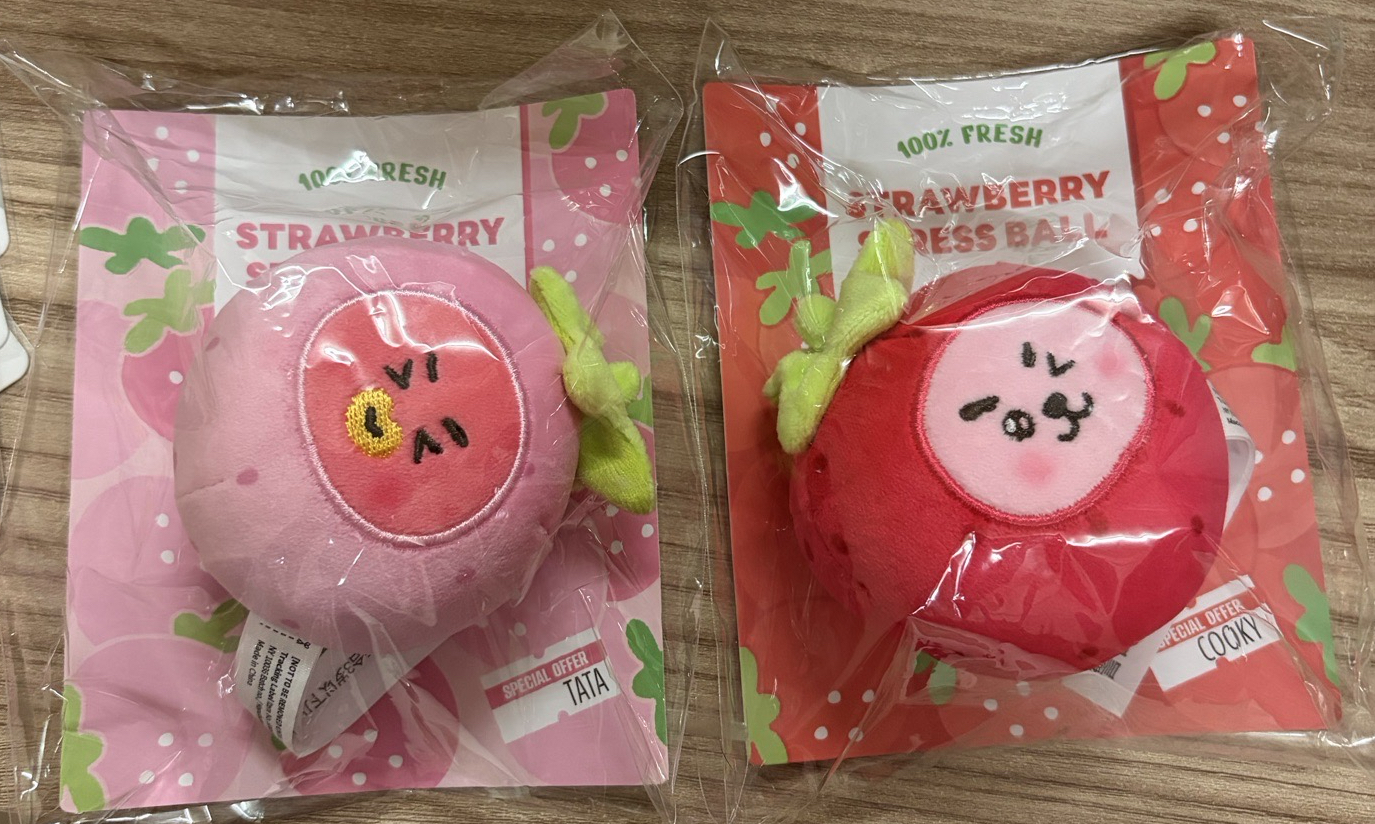 BT21草莓壓力球/卡套/趴娃/鑰匙圈
