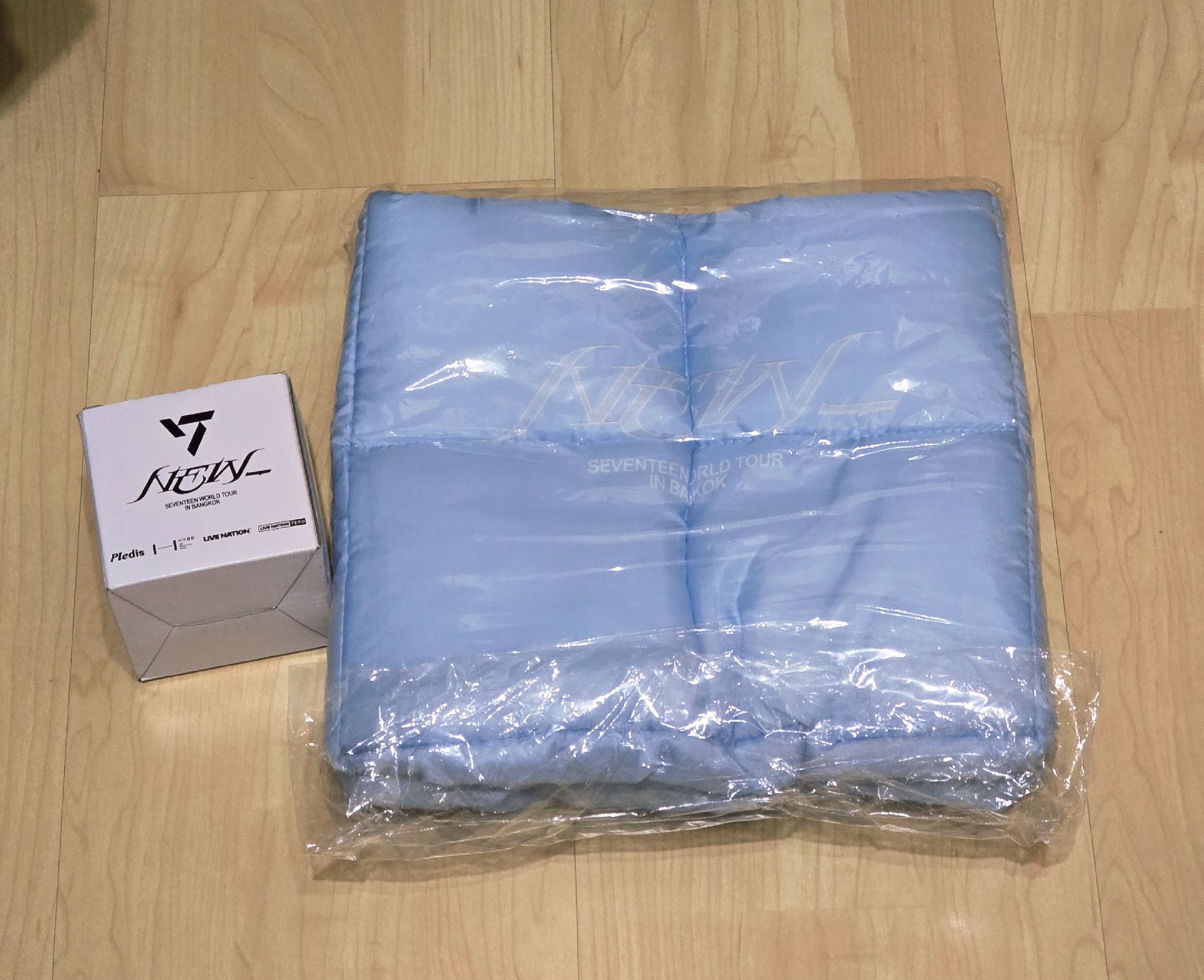 曼谷vip禮 包包+藍芽喇叭