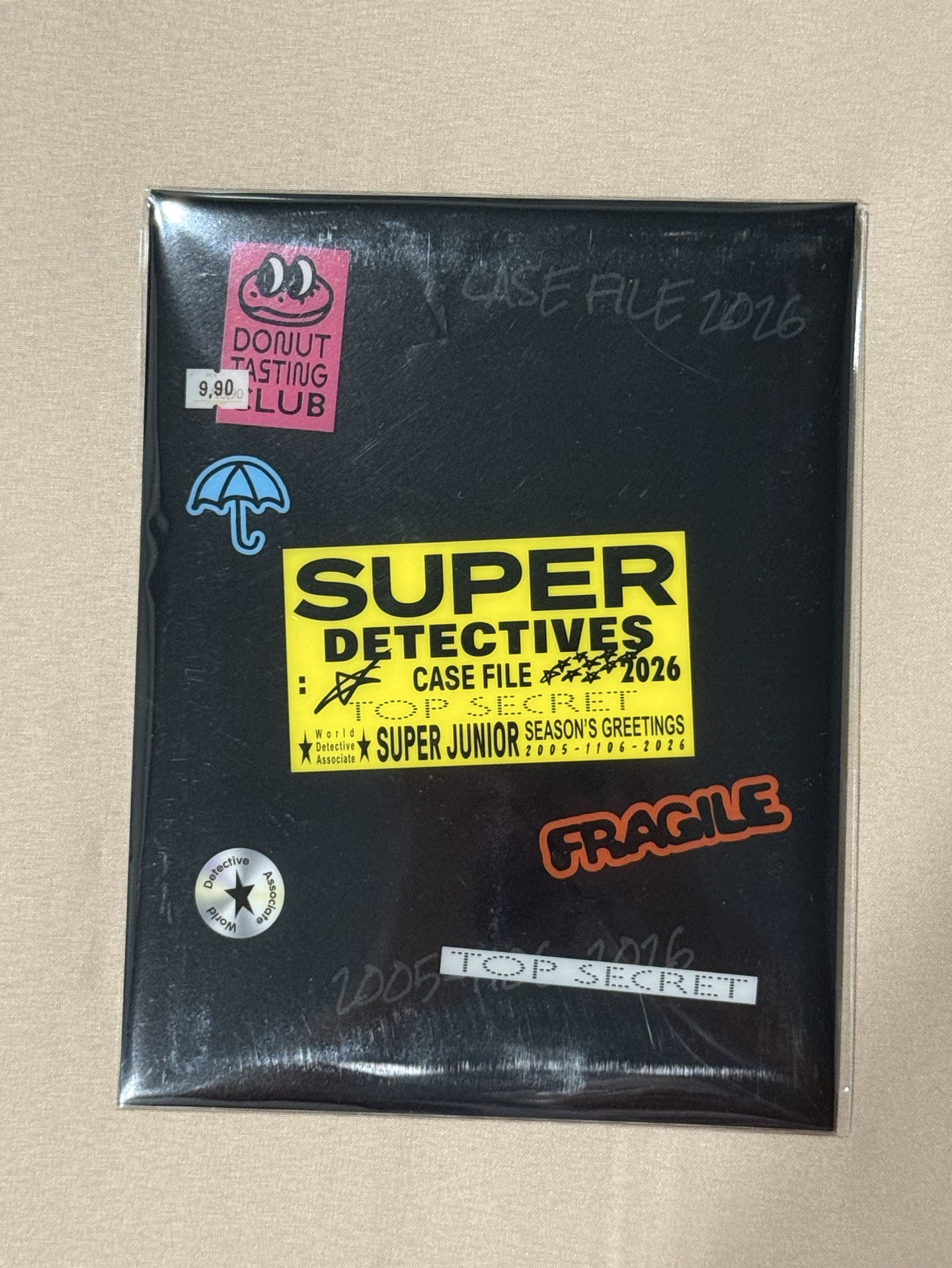 照片組資料袋+一張B5明信片（見圖二）