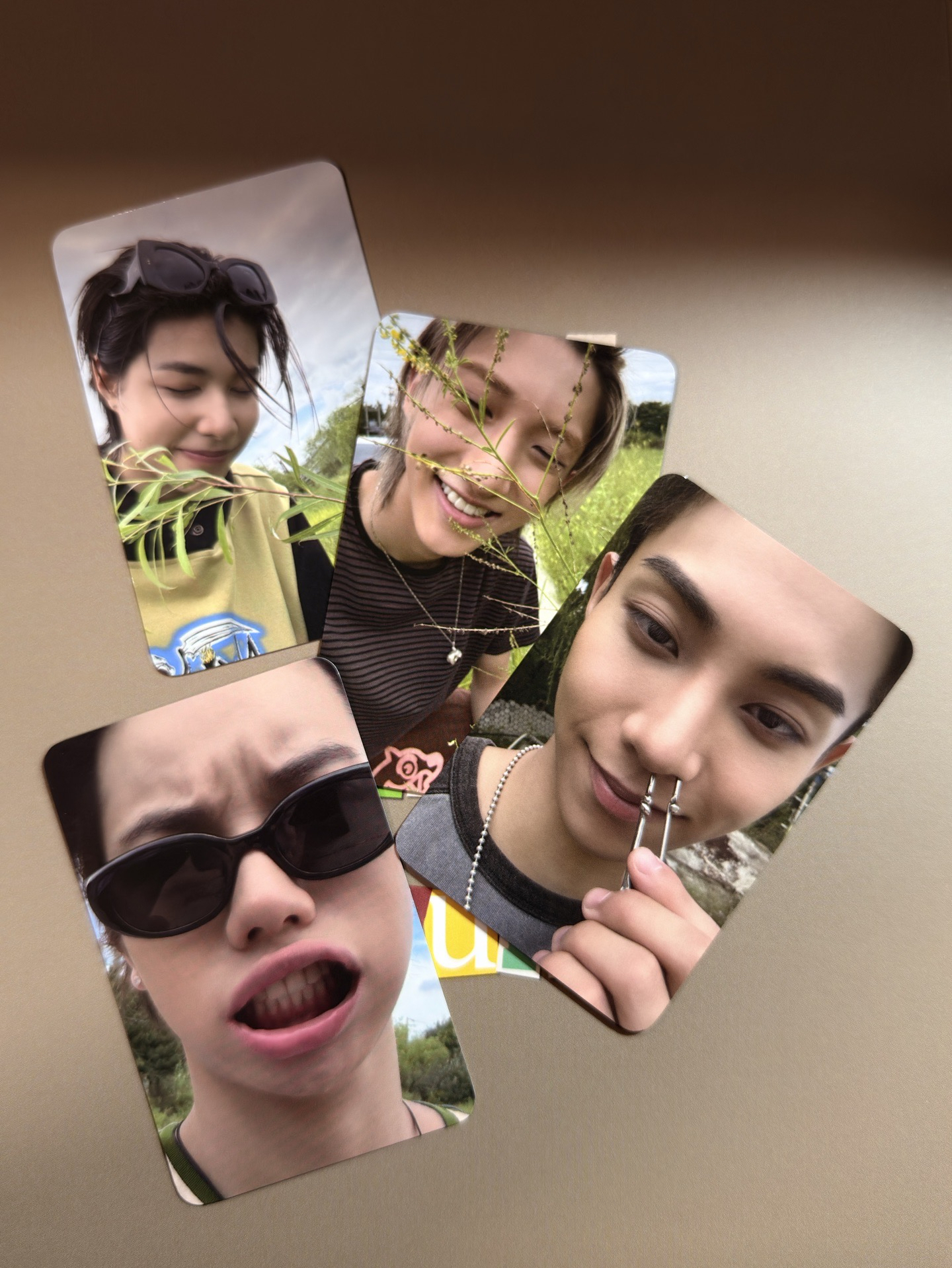 LNGSHOT貼紙書小卡