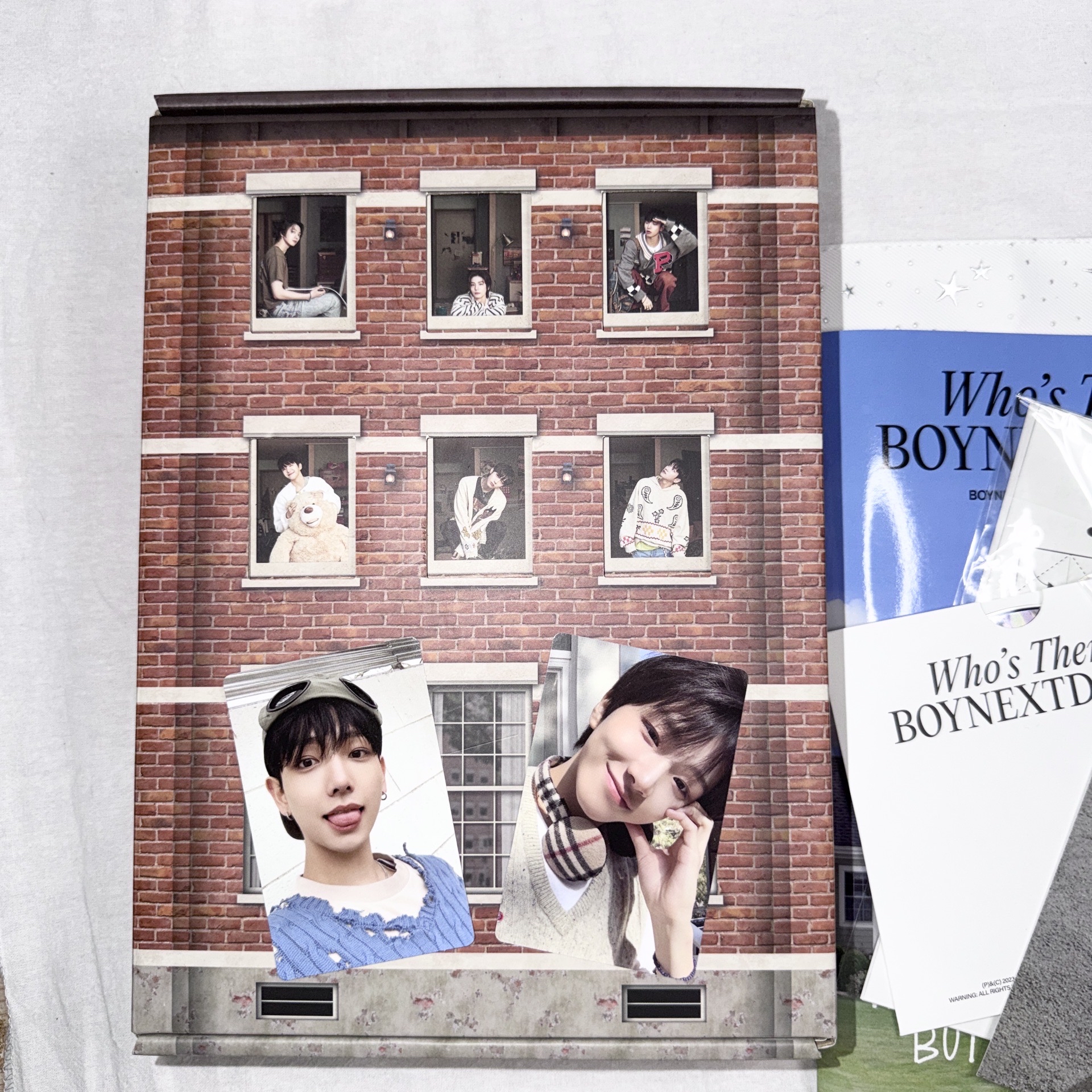 ⚪️WHO! 專輯 WHO ver. + 專卡 𝙅𝘼𝙀𝙃𝙔𝙐𝙉 𝙒𝙊𝙊𝙉𝙃𝘼𝙆 配置如圖