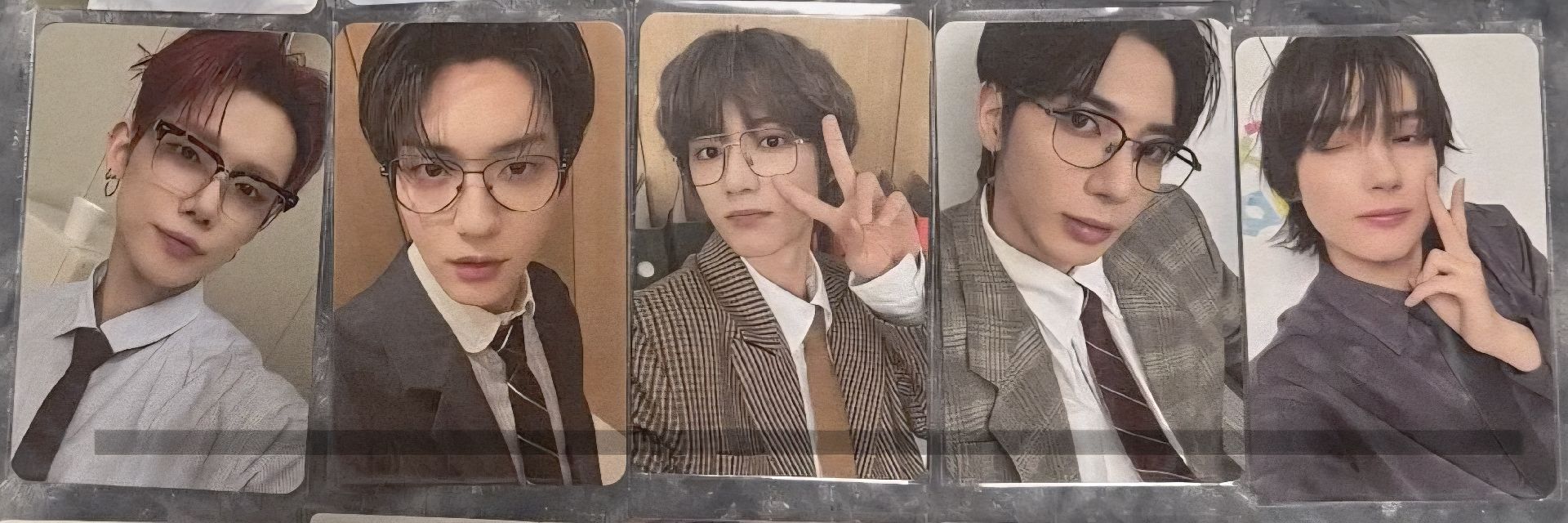 西裝男子⌚25年曆