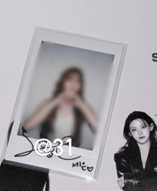 STAYC 尹勢銀 iwi 簽拍