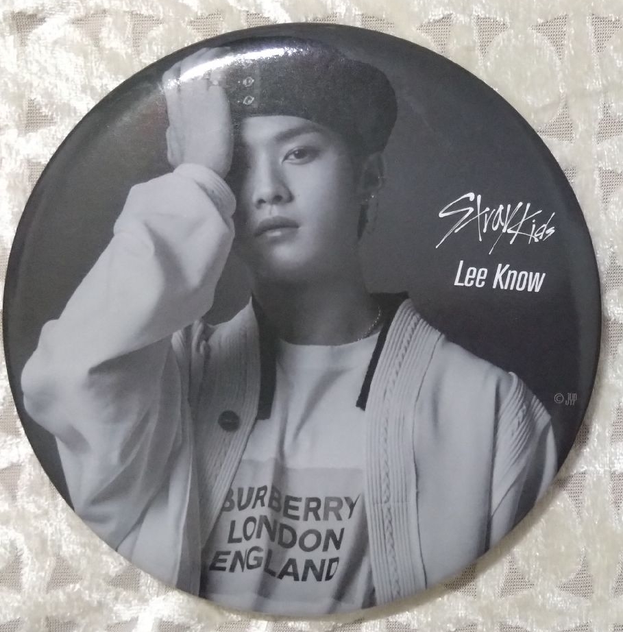 FuRyu 大徽章(綁50）