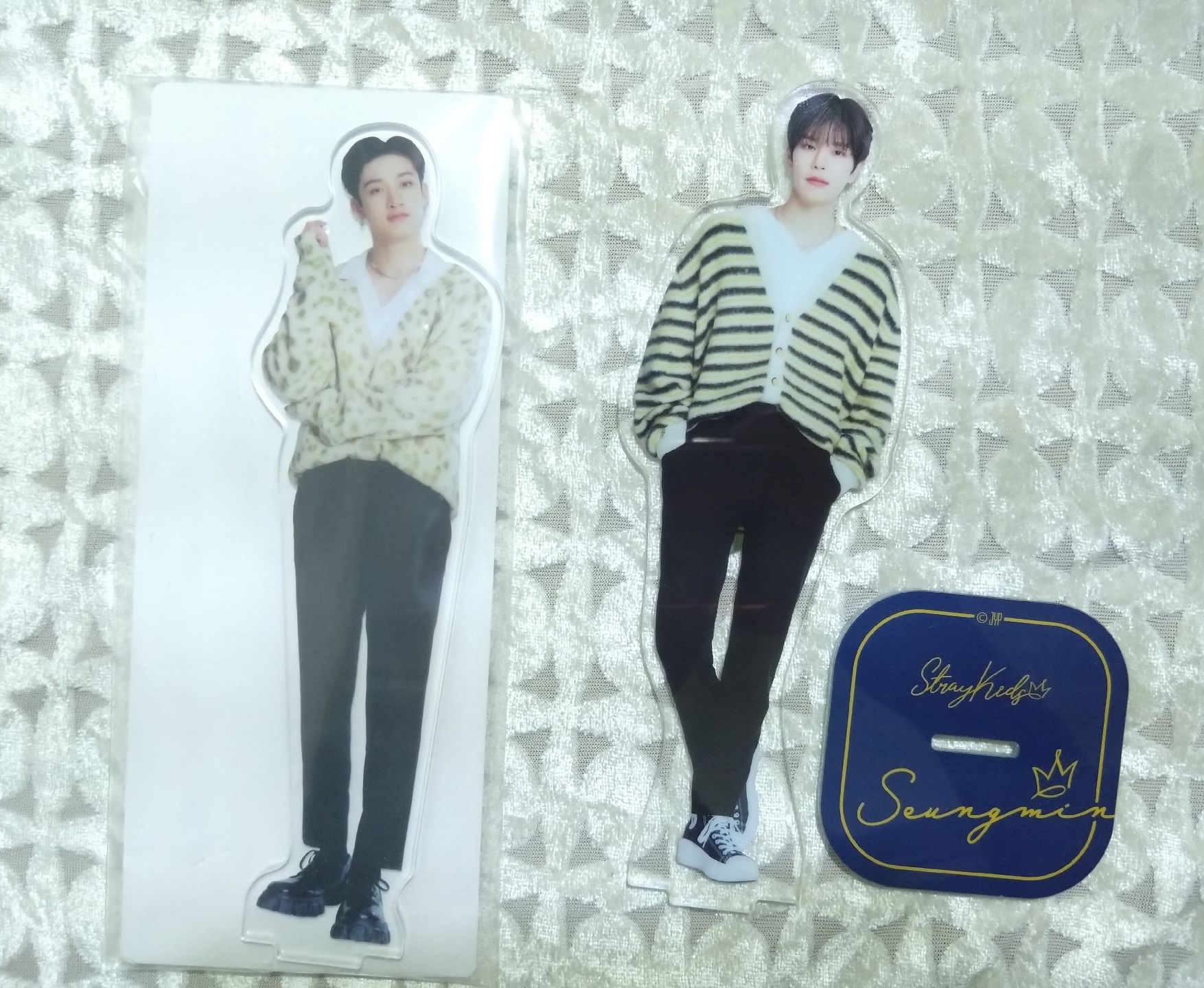  Stray kids |  全家 立牌  燦 / 玟