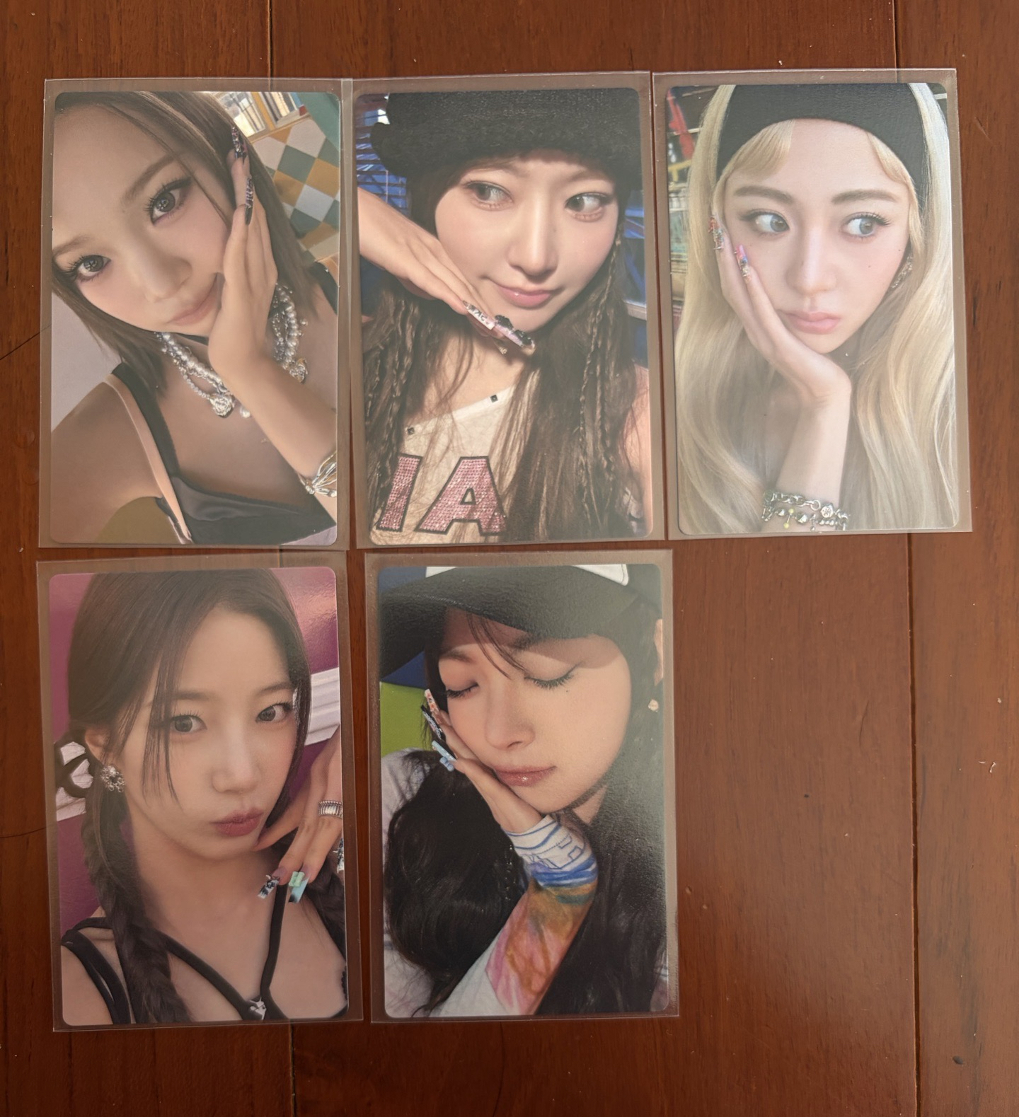 整套出 LE SSERAFIM DIFFERENT 專輯卡 通常盤ver.