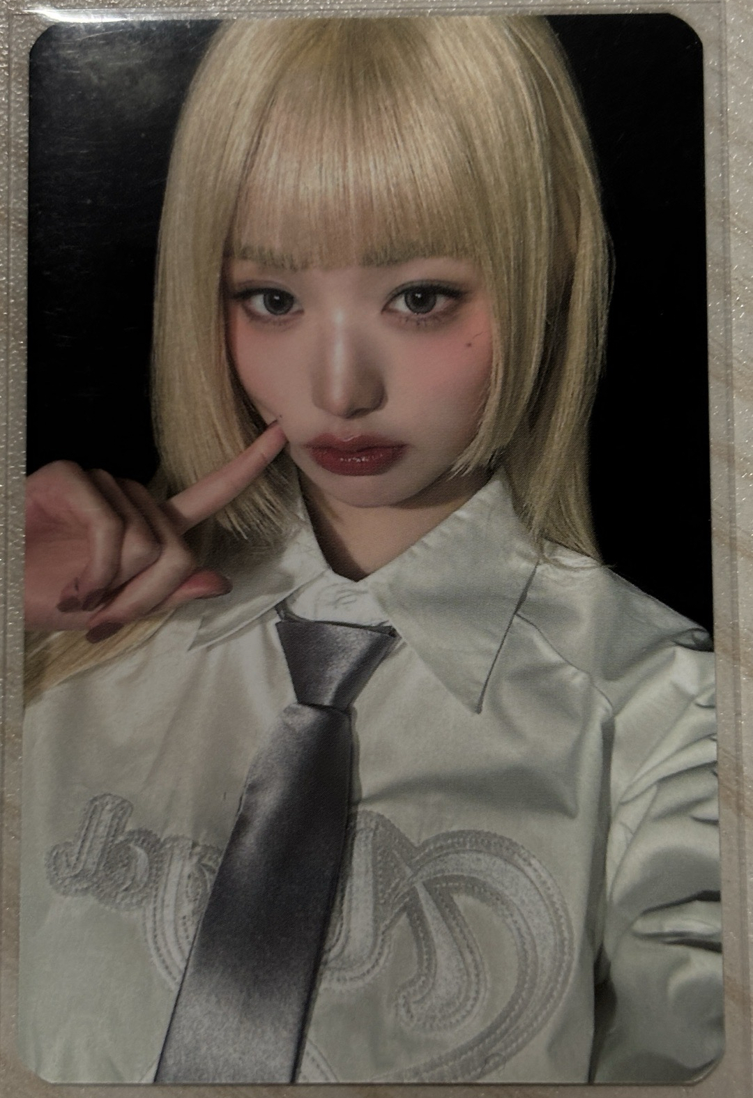 Wonyoung 戳臉 金髮員 🧏🏻‍♀️ Hapa Kristin 代言卡