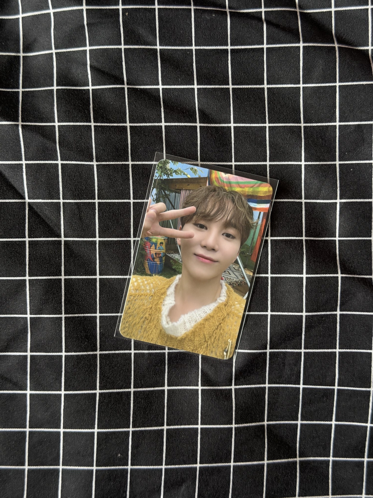 感覺臉頰很好戳👈🏻💎