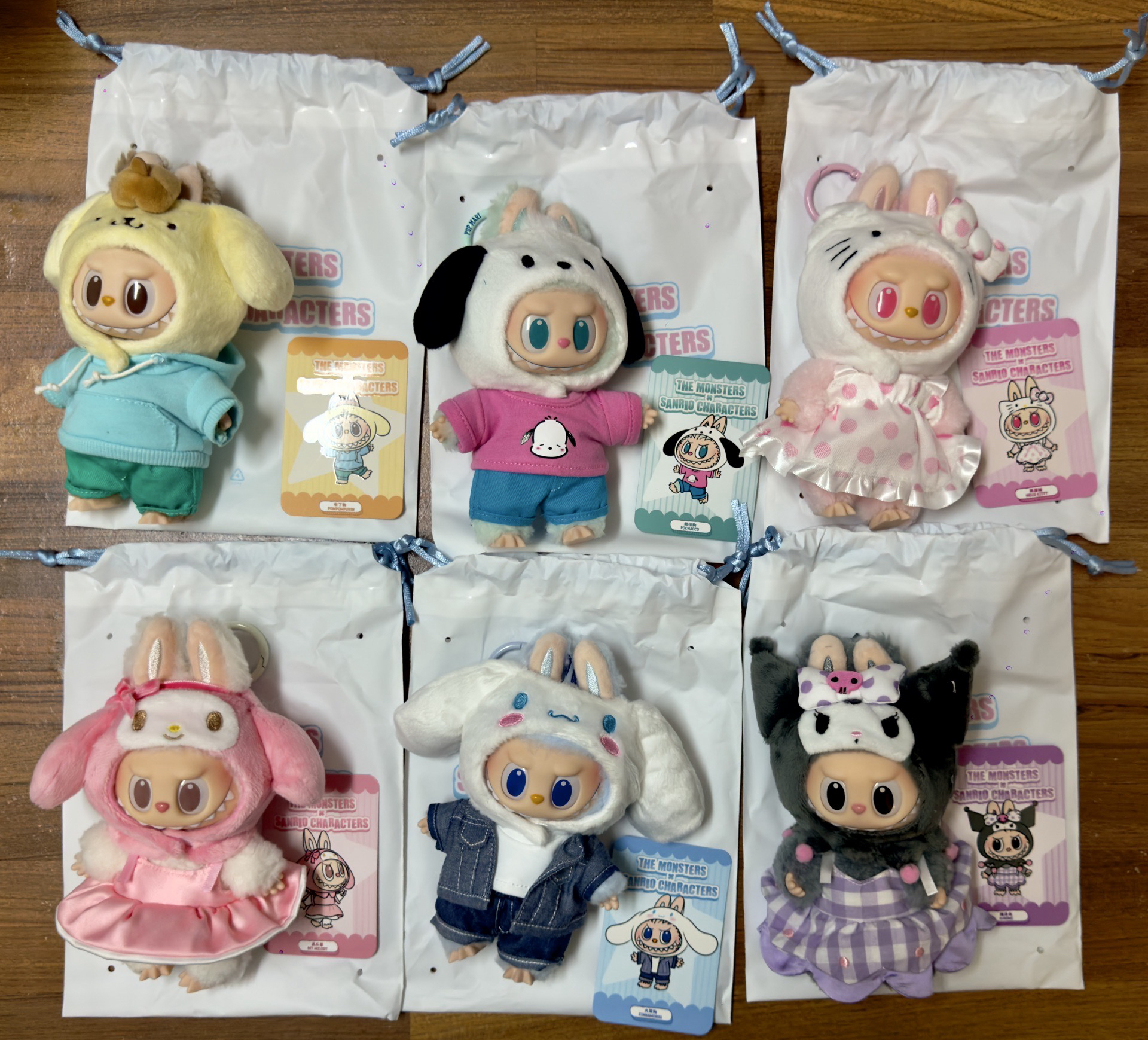 THE MONSTERS x 三麗鷗家族系列- 搪膠毛絨掛件盲盒