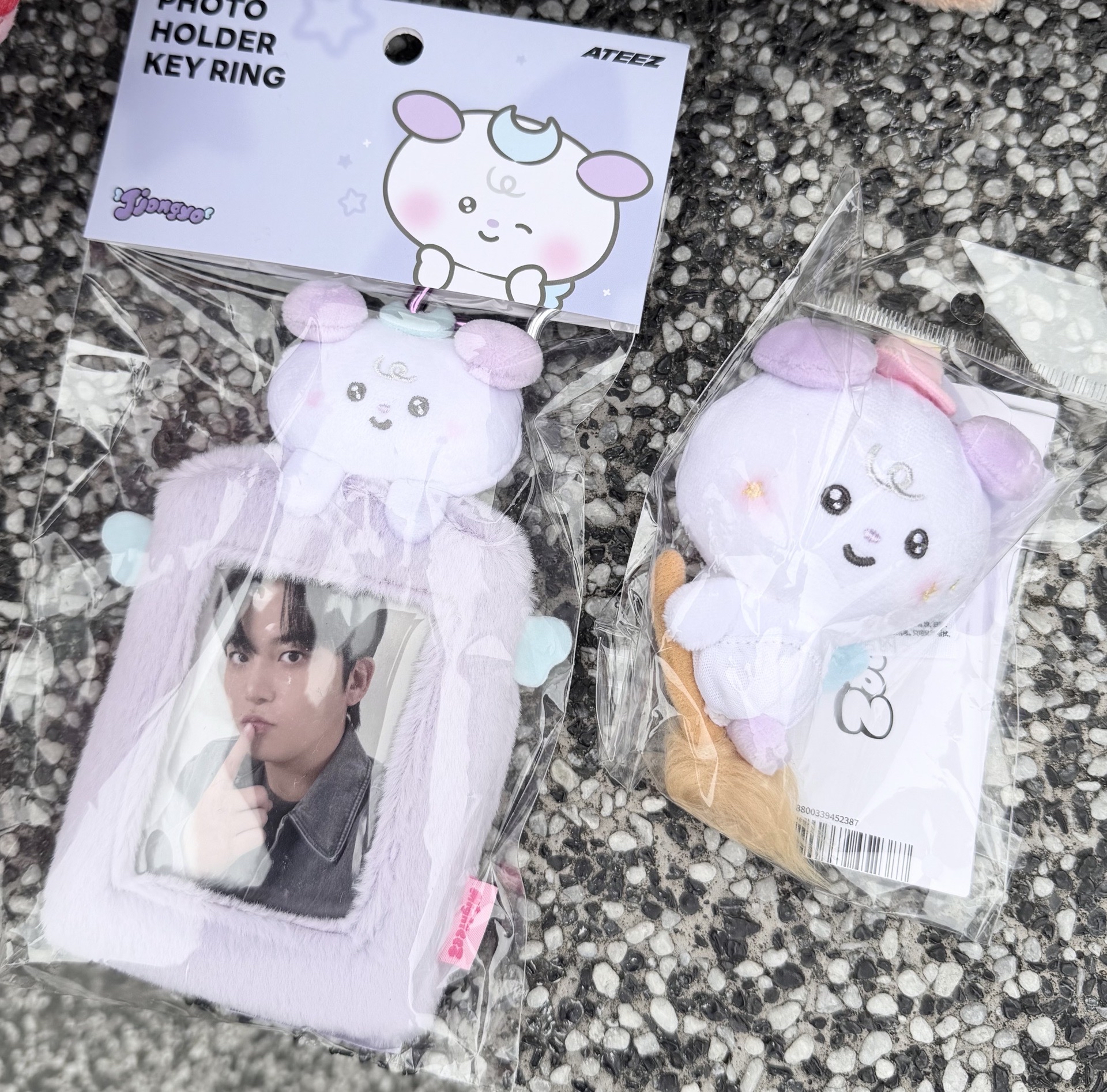 鍾呦卡套+掃帚吊飾娃