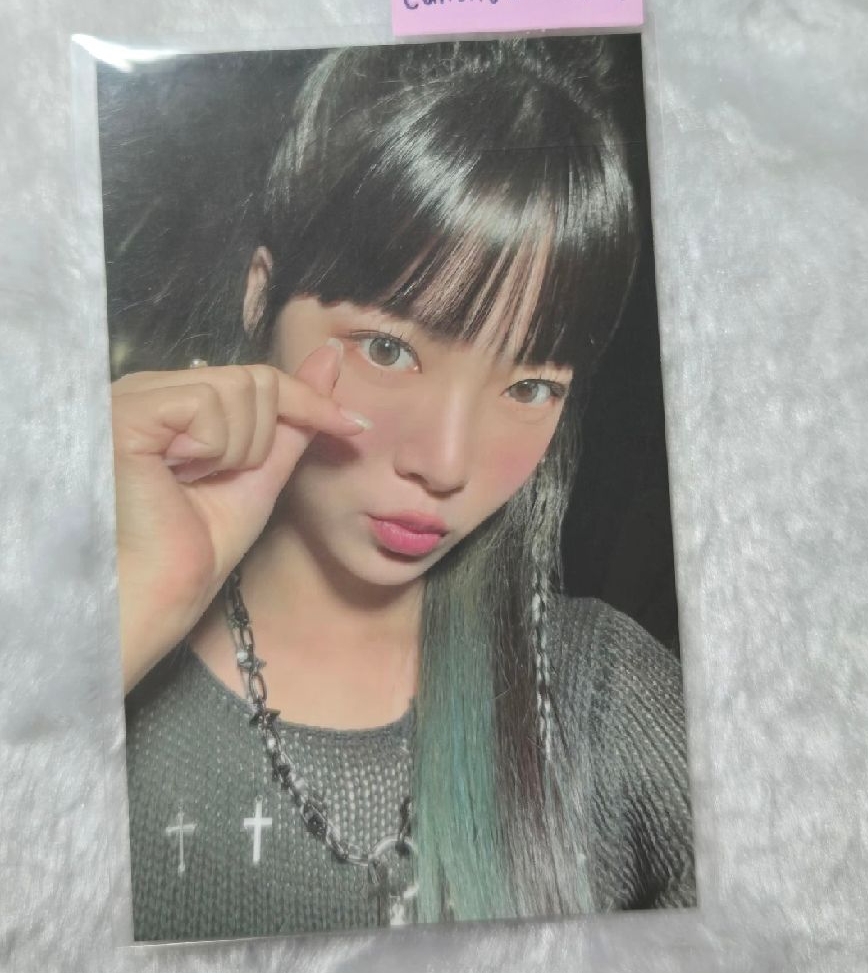 LE SSERAFIM 恩採 23fm 短袖卡