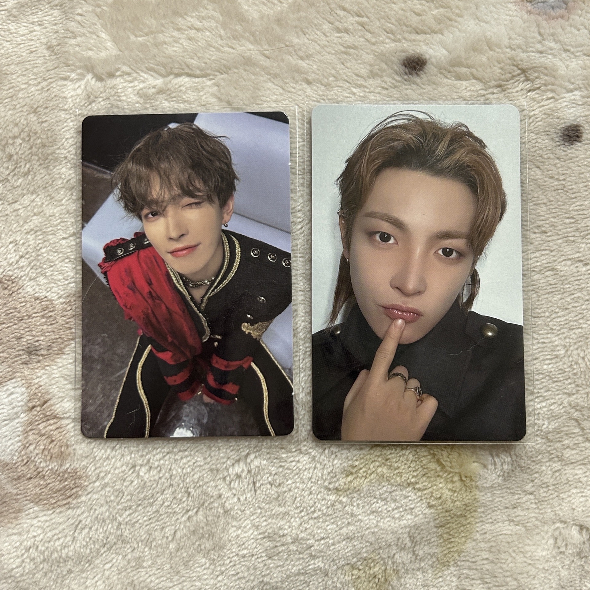 ATEEZ｜金弘中 坐坐中+嘟嘴中 2張不拆