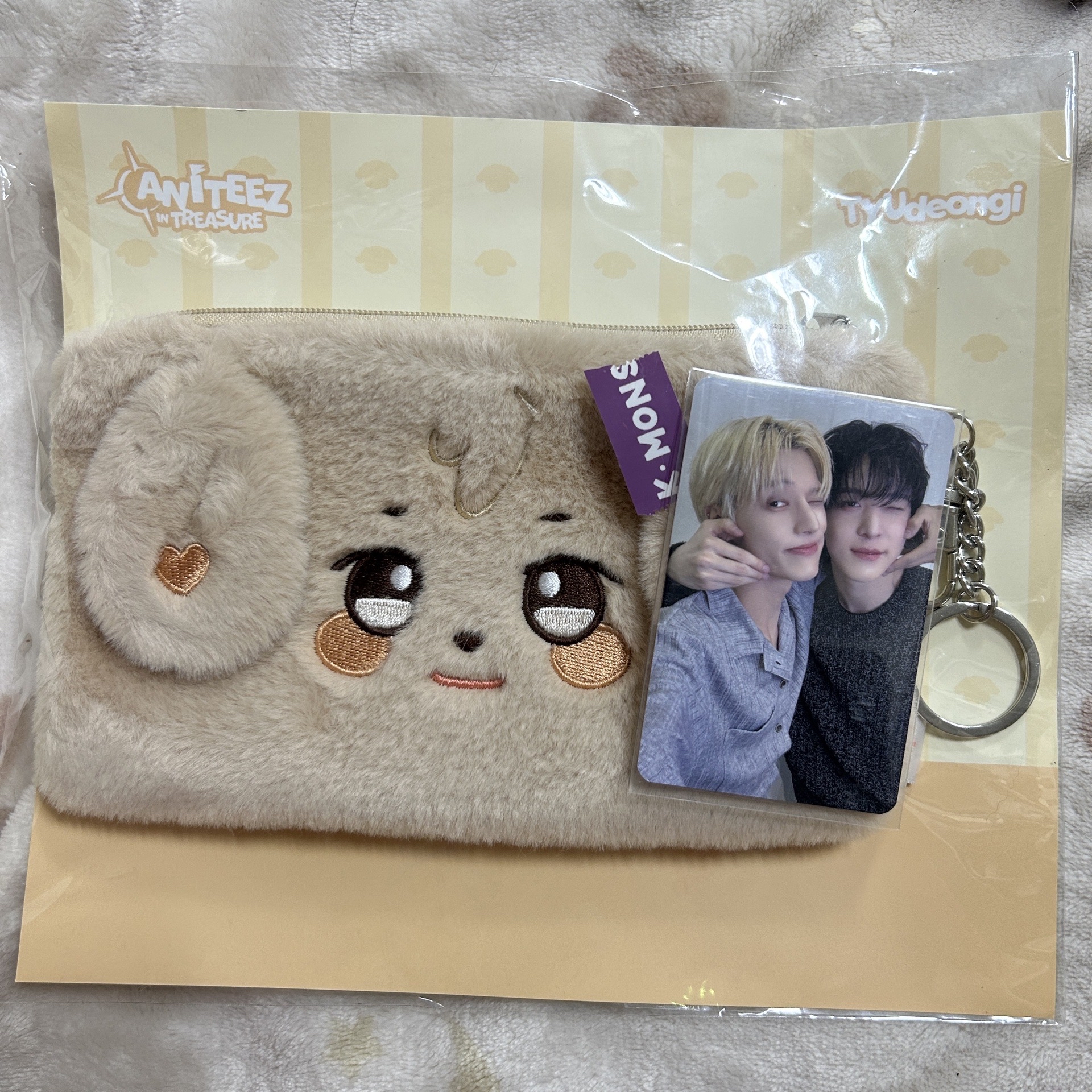 ATEEZ｜潤榮貼貼幸運卡+凸咚伊絨毛化妝包
