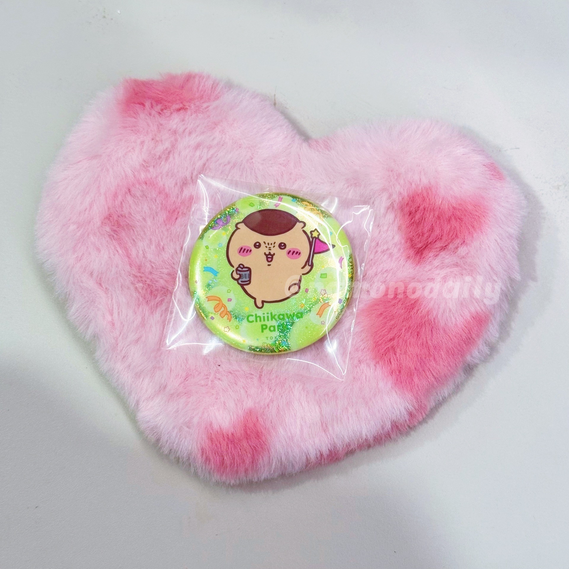 吉伊卡哇樂園 隨機款全息徽章～旗幟系列～栗子