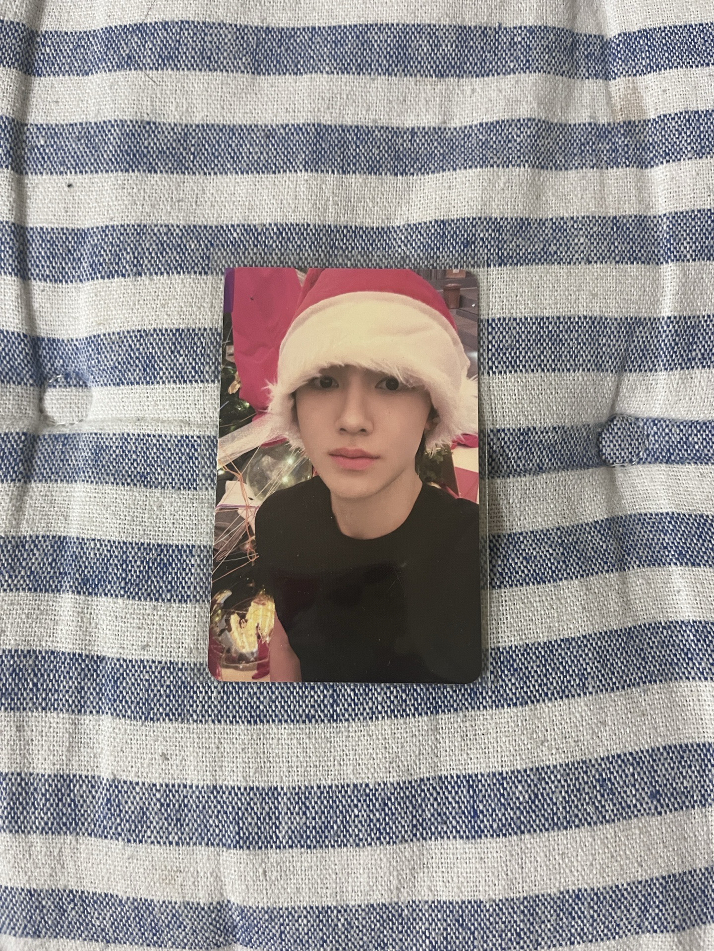 聖誕帥哥們送禮物