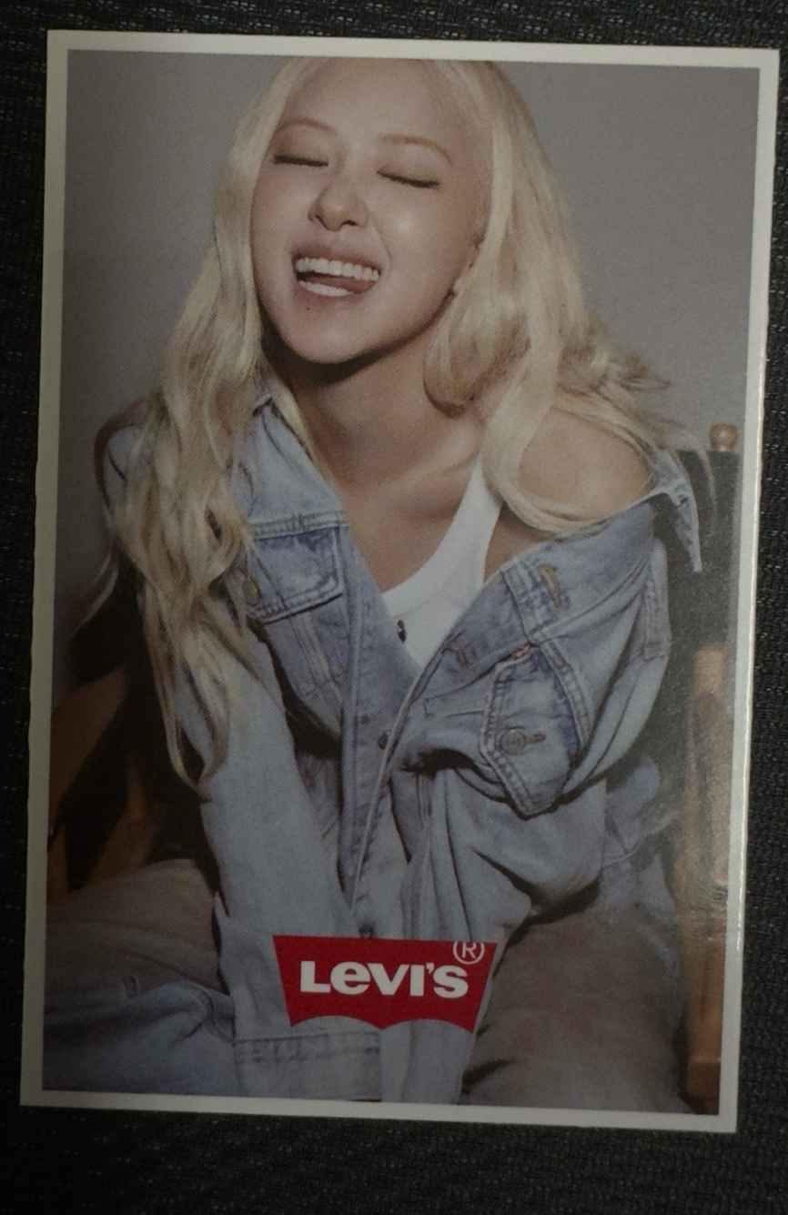 Rosé-Levi’s 代言卡