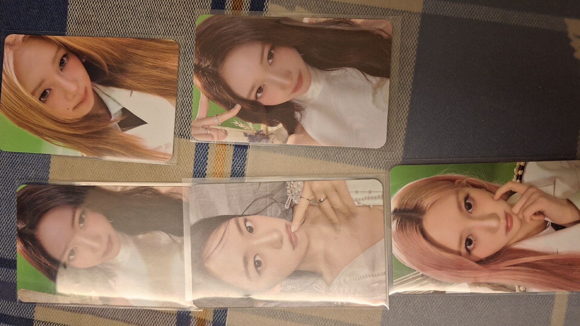 IVE 26 FC 自拍 隨機卡 瑞安秋怜