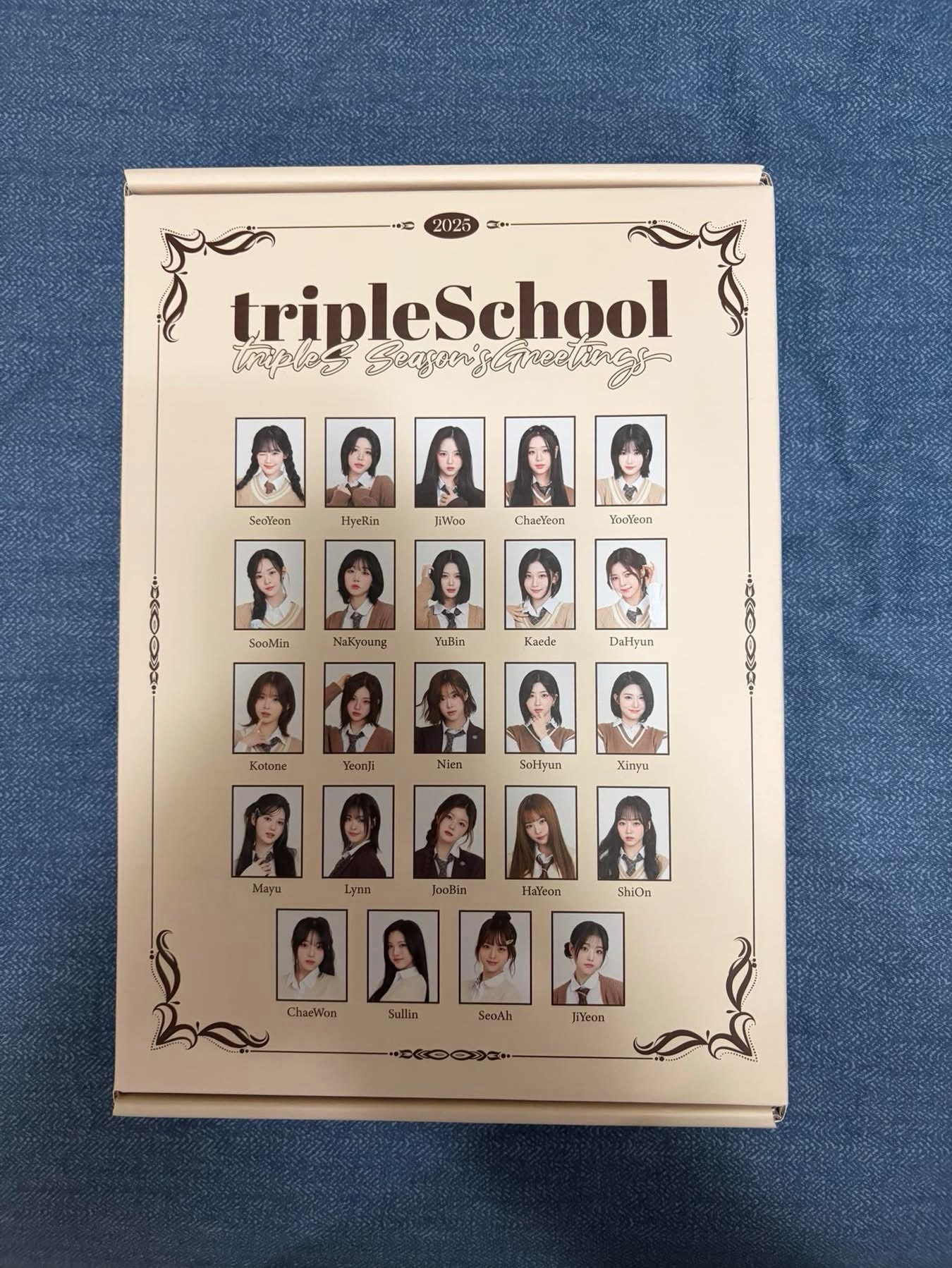 tripleS25年曆