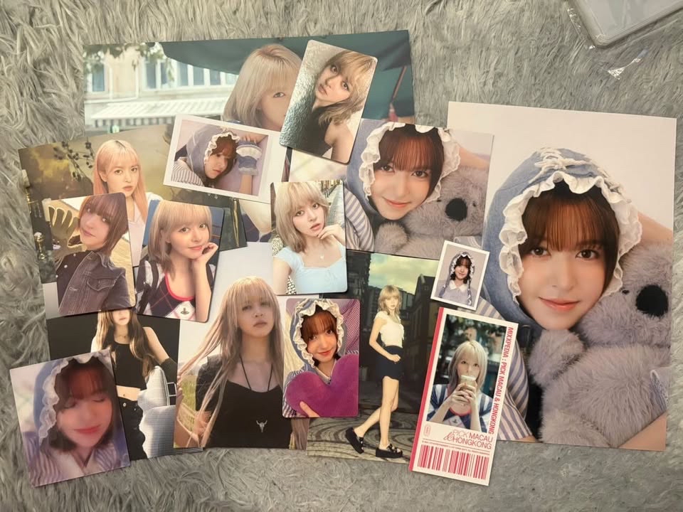 年曆+港澳寫真+ 極光寫真 固配