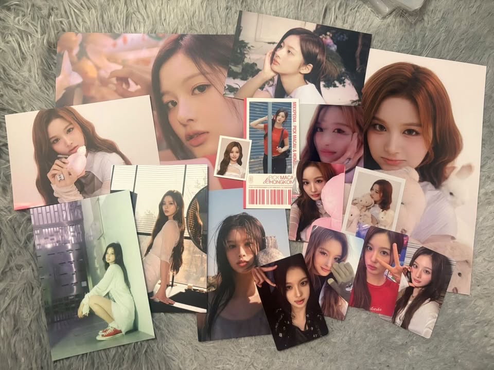 年曆+港澳寫真+ 極光寫真 固配