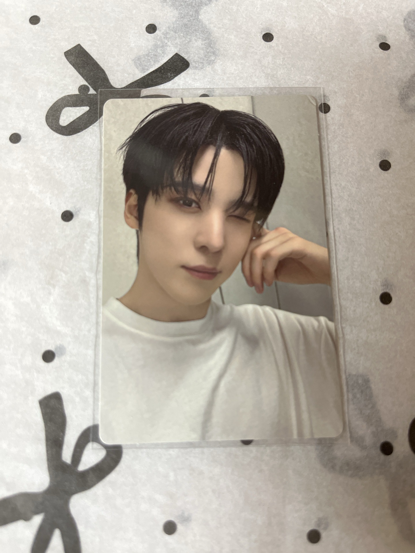 浩想對你拋媚眼