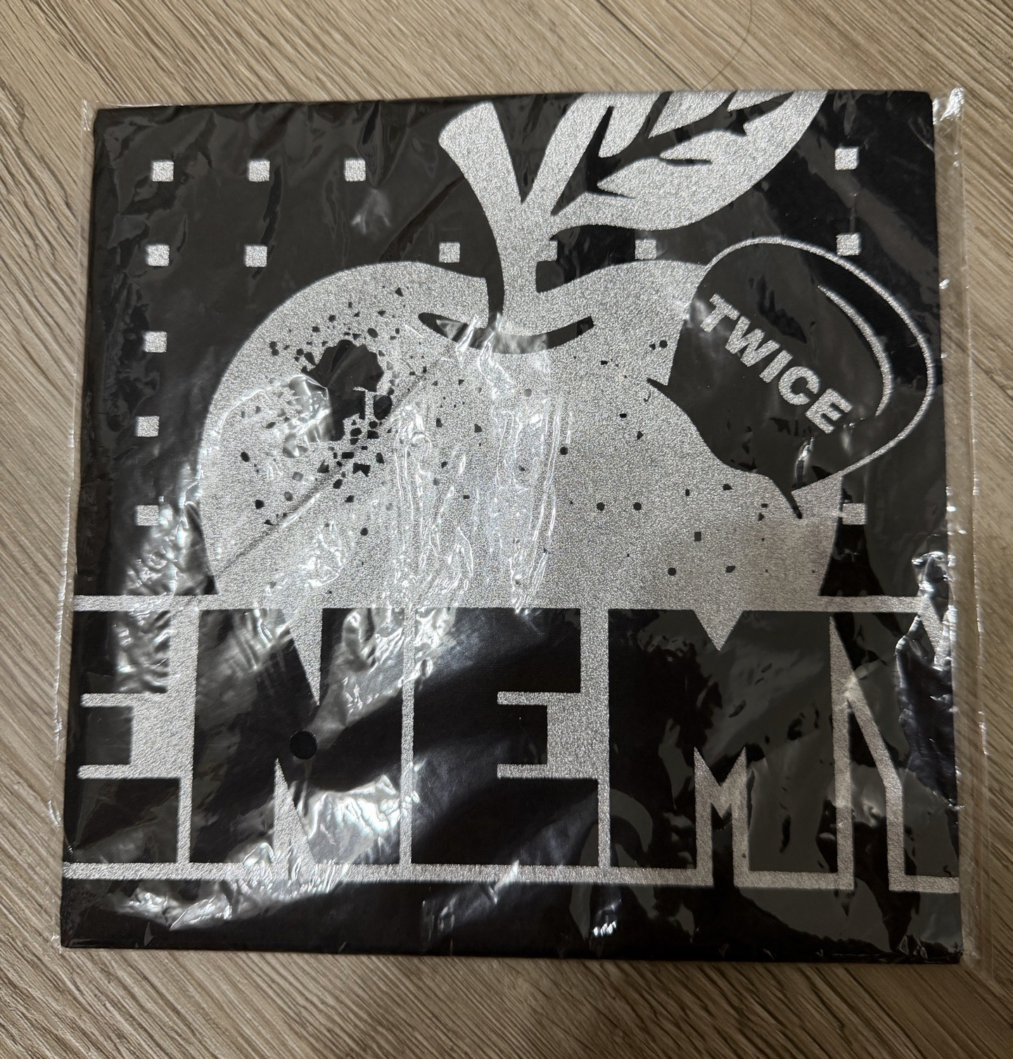 TWICE ENEMY方巾 全新未拆